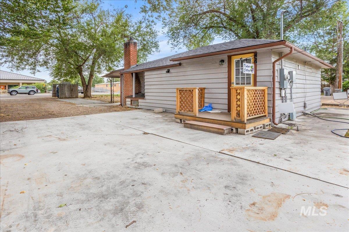 2322 W Targee Street, Boise, Idaho 83705-5174, 2 Bedrooms, 1 Bathroom, Residential Income For Sale, Price $1,250,000, 98920807