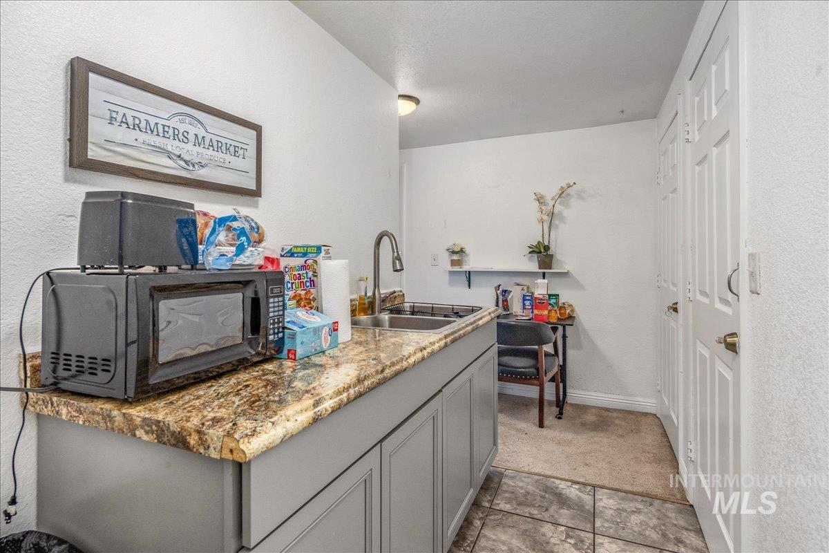 2322 W Targee Street, Boise, Idaho 83705-5174, 2 Bedrooms, 1 Bathroom, Residential Income For Sale, Price $1,250,000, 98920807