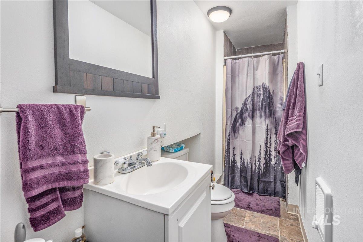 2322 W Targee Street, Boise, Idaho 83705-5174, 2 Bedrooms, 1 Bathroom, Residential Income For Sale, Price $1,250,000, 98920807