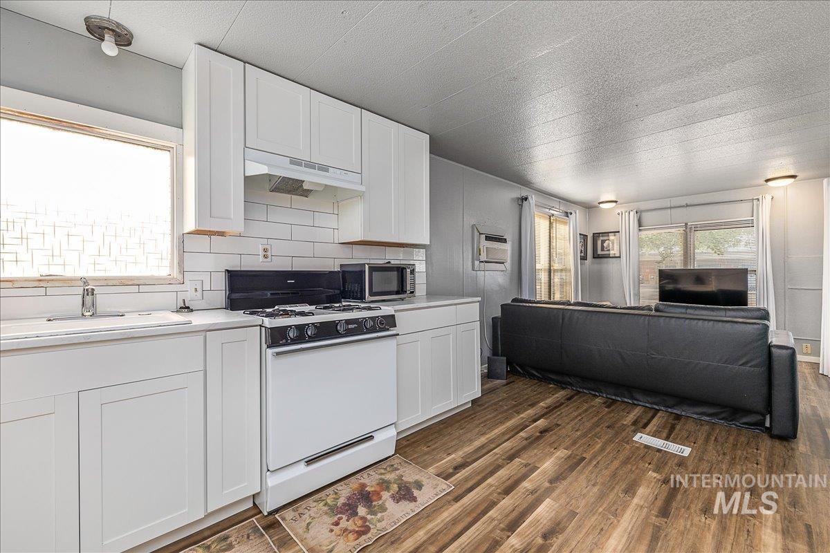 2322 W Targee Street, Boise, Idaho 83705-5174, 2 Bedrooms, 1 Bathroom, Residential Income For Sale, Price $1,250,000, 98920807