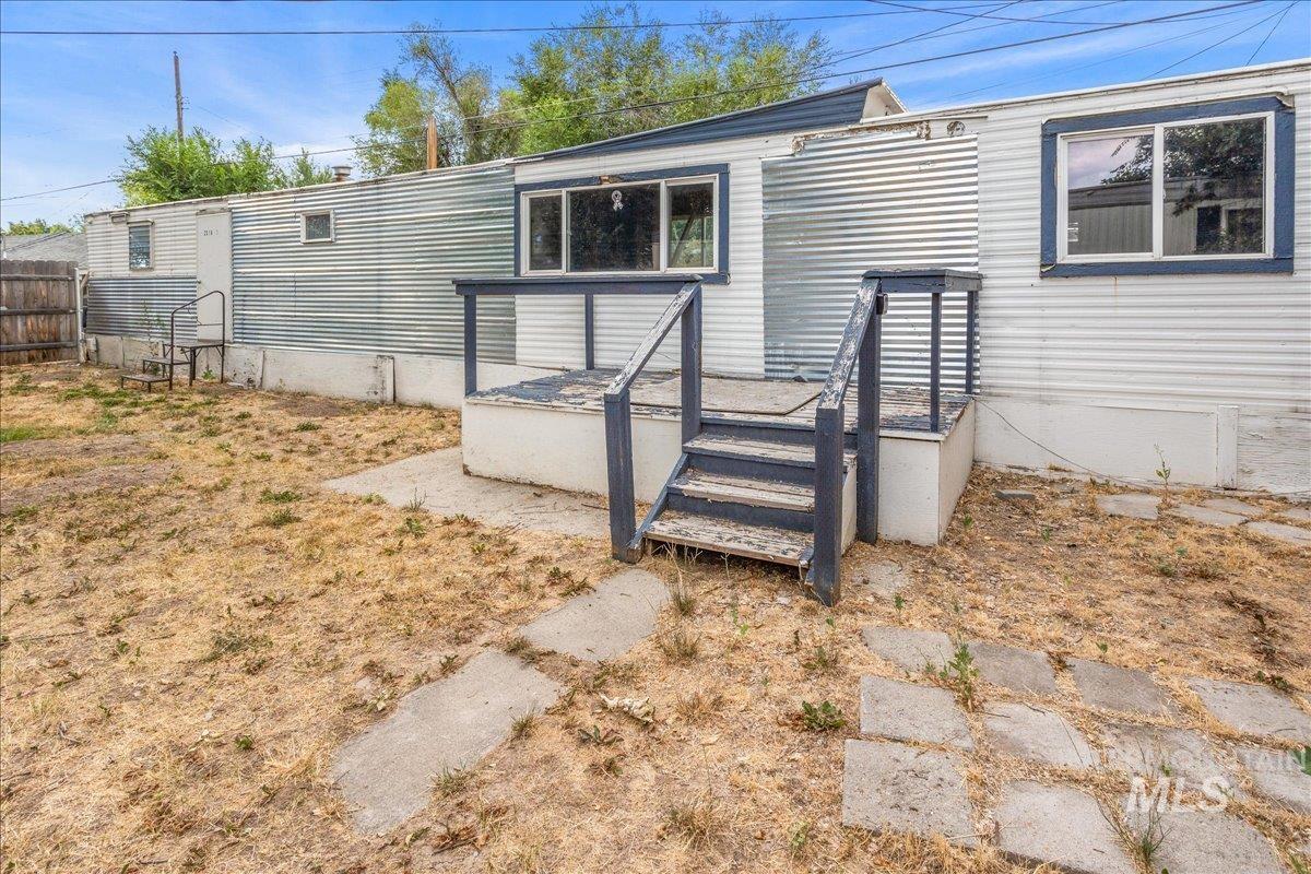 2322 W Targee Street, Boise, Idaho 83705-5174, 2 Bedrooms, 1 Bathroom, Residential Income For Sale, Price $1,250,000, 98920807