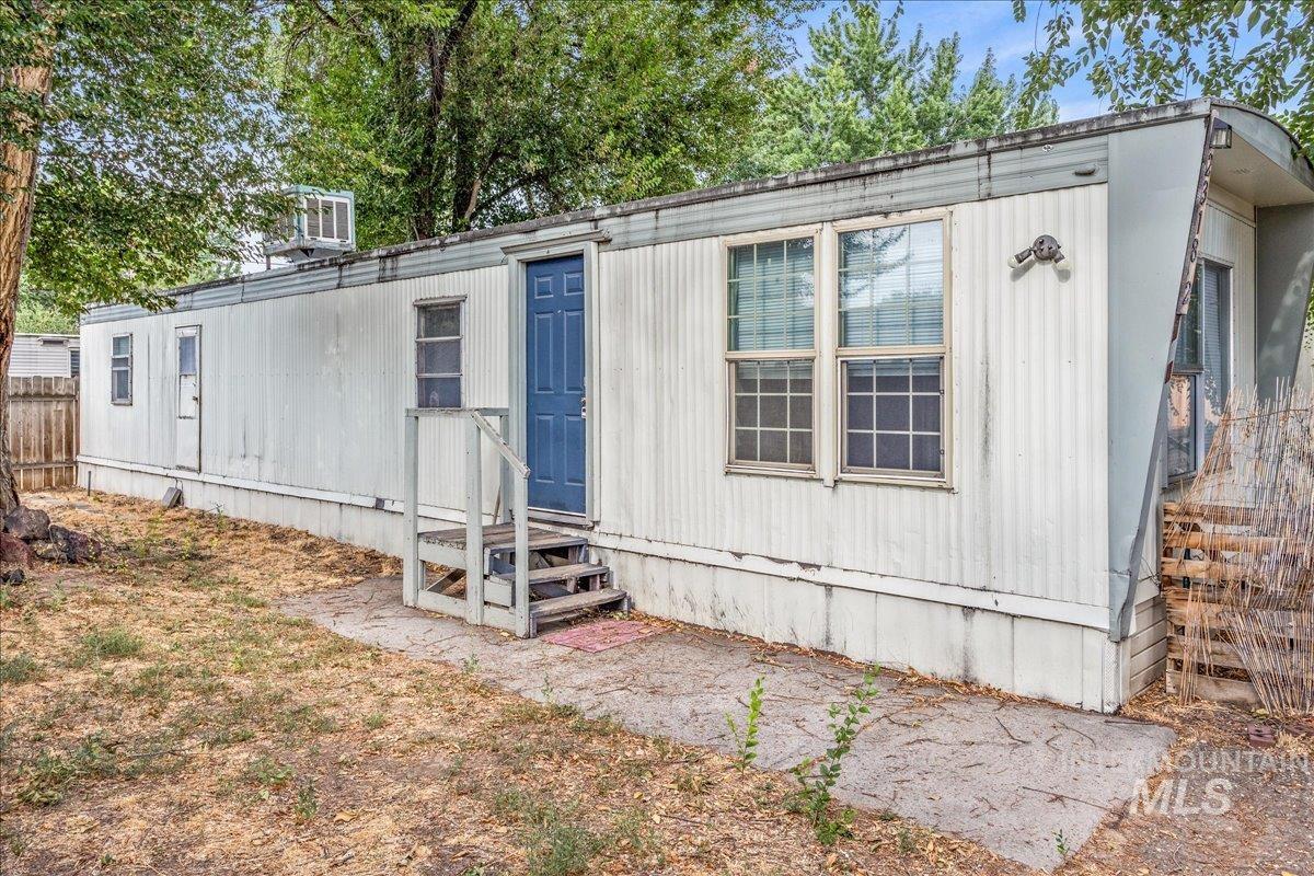 2322 W Targee Street, Boise, Idaho 83705-5174, 2 Bedrooms, 1 Bathroom, Residential Income For Sale, Price $1,250,000, 98920807