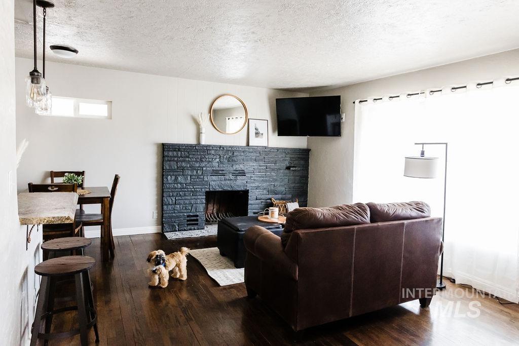 2322 W Targee Street, Boise, Idaho 83705-5174, 2 Bedrooms, 1 Bathroom, Residential Income For Sale, Price $1,250,000, 98920807