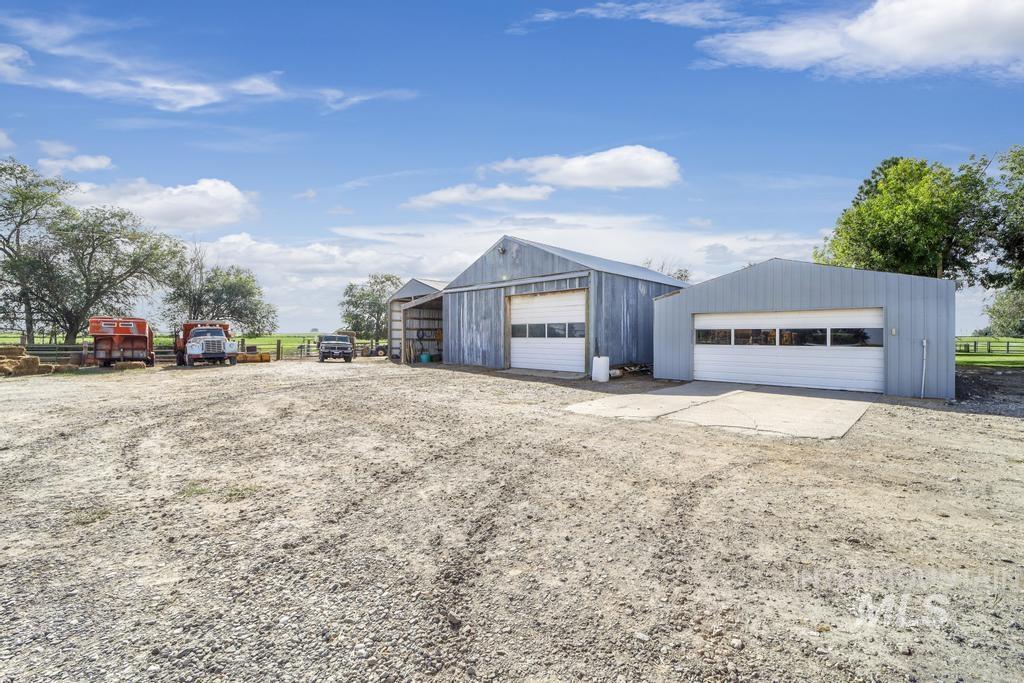 214 S 800 E, Jerome, Idaho 83338, 3 Bedrooms, 2 Bathrooms, Farm & Ranch For Sale, Price $915,000,MLS 98920876