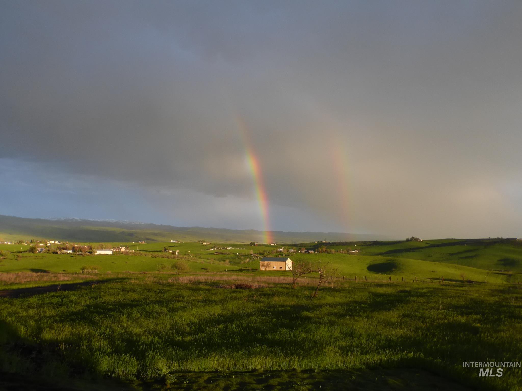 2193 Apple Lane, Mesa, Idaho 83643-5009, 2 Bedrooms, 2.5 Bathrooms, Farm & Ranch For Sale, Price $650,000,MLS 98920964