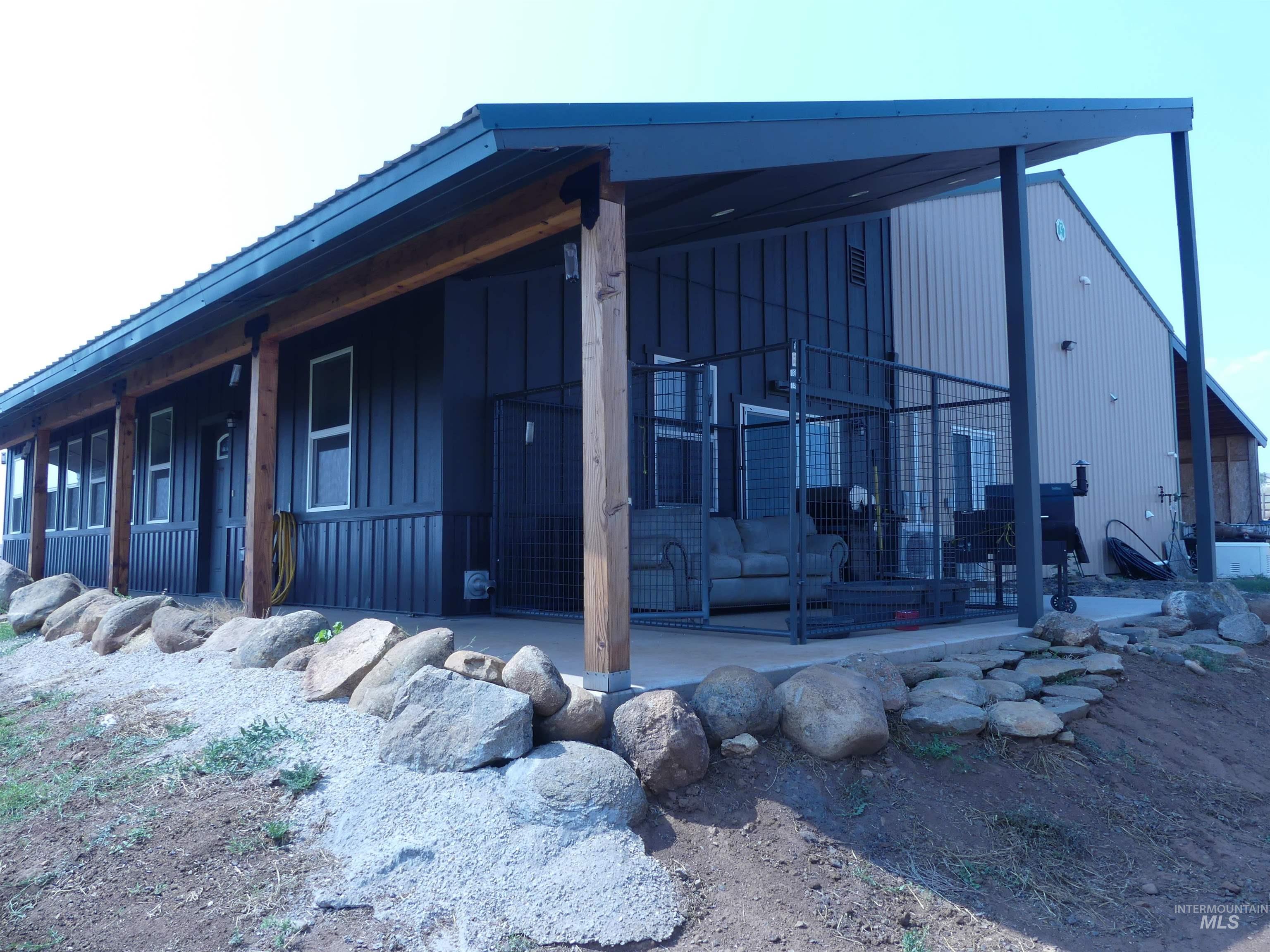 2193 Apple Lane, Mesa, Idaho 83643-5009, 2 Bedrooms, 2.5 Bathrooms, Farm & Ranch For Sale, Price $800,000, 98920964