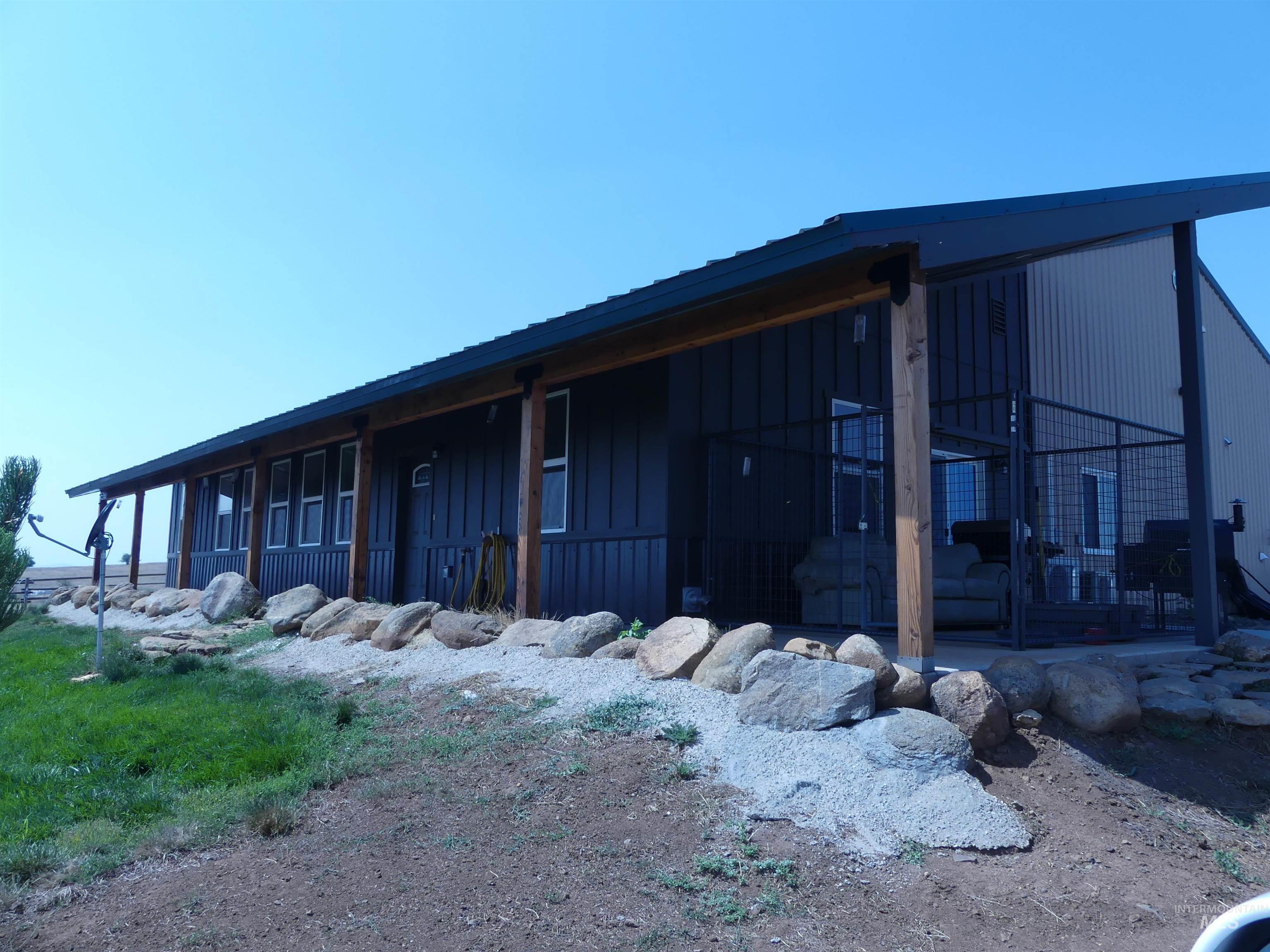 2193 Apple Lane, Mesa, Idaho 83643-5009, 2 Bedrooms, 2.5 Bathrooms, Farm & Ranch For Sale, Price $800,000, 98920964
