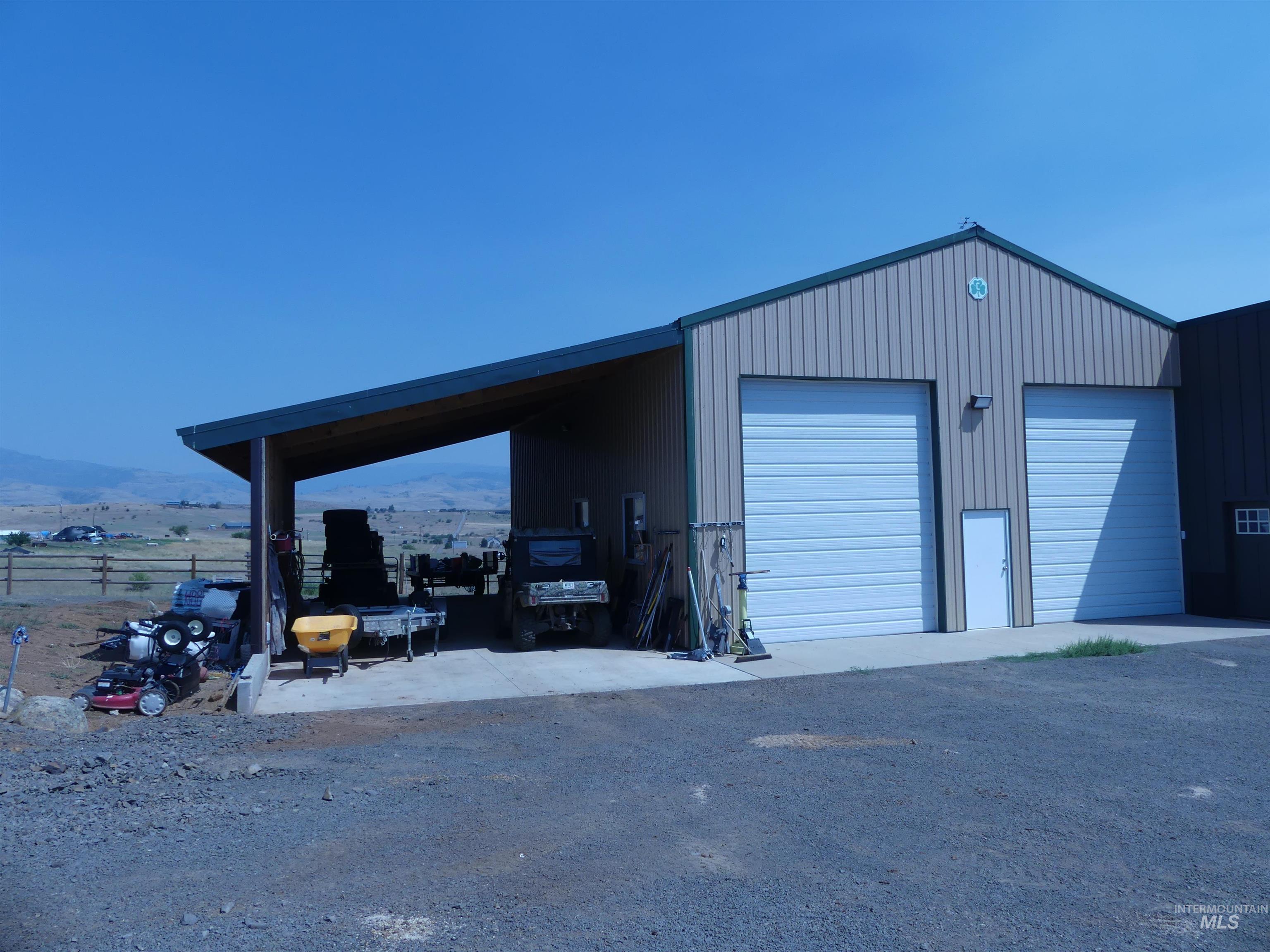2193 Apple Lane, Mesa, Idaho 83643-5009, 2 Bedrooms, 2.5 Bathrooms, Farm & Ranch For Sale, Price $800,000, 98920964