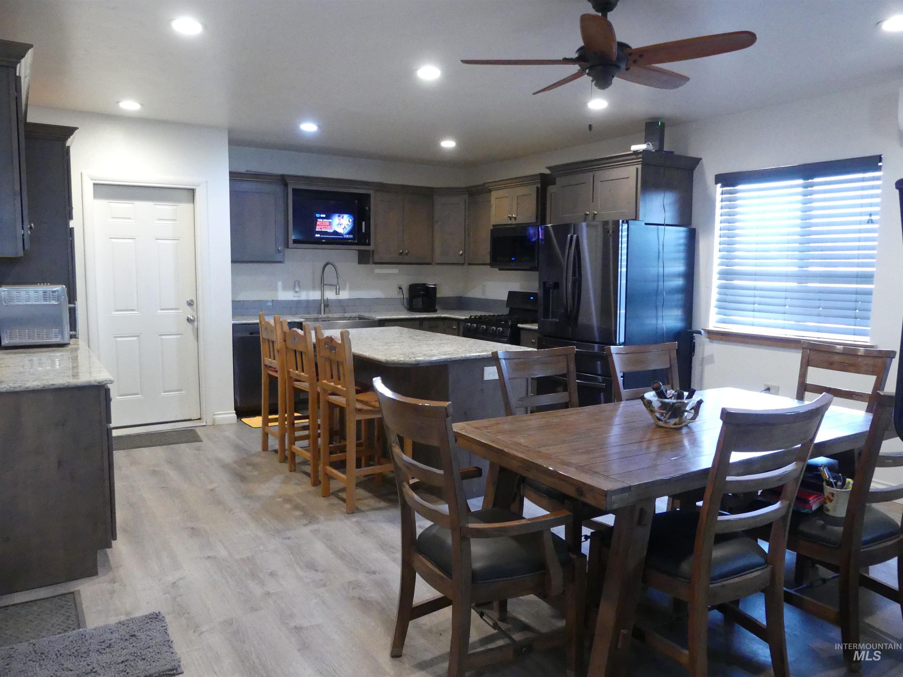 2193 Apple Lane, Mesa, Idaho 83643-5009, 2 Bedrooms, 2.5 Bathrooms, Farm & Ranch For Sale, Price $800,000, 98920964