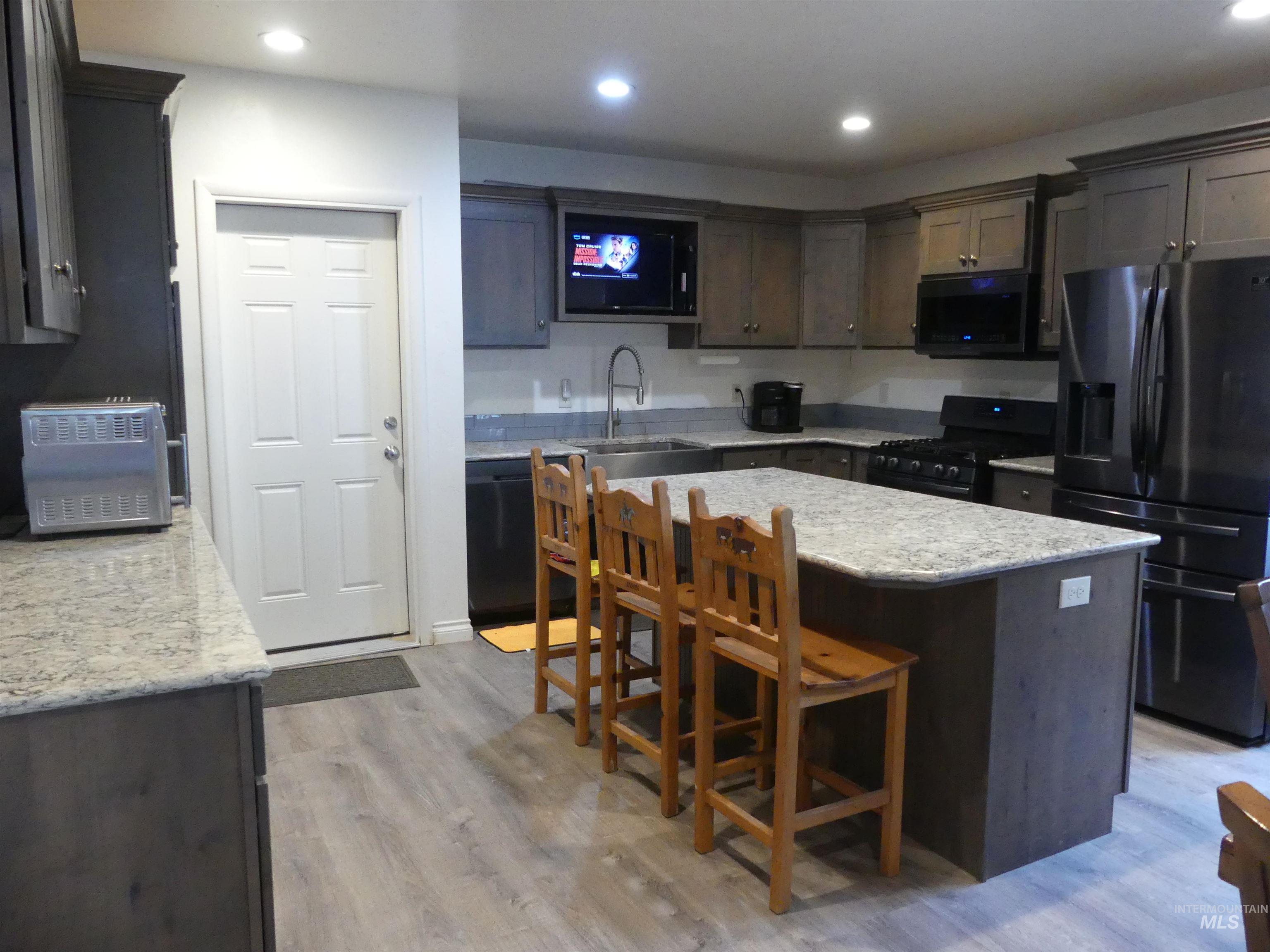 2193 Apple Lane, Mesa, Idaho 83643-5009, 2 Bedrooms, 2.5 Bathrooms, Farm & Ranch For Sale, Price $800,000, 98920964