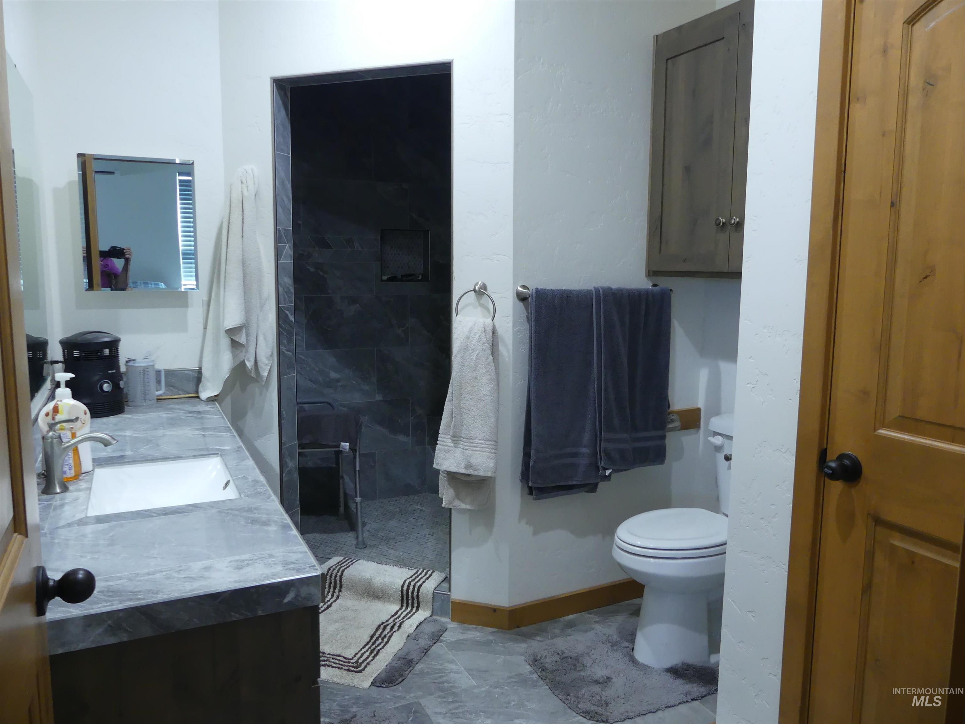 2193 Apple Lane, Mesa, Idaho 83643-5009, 2 Bedrooms, 2.5 Bathrooms, Farm & Ranch For Sale, Price $800,000, 98920964
