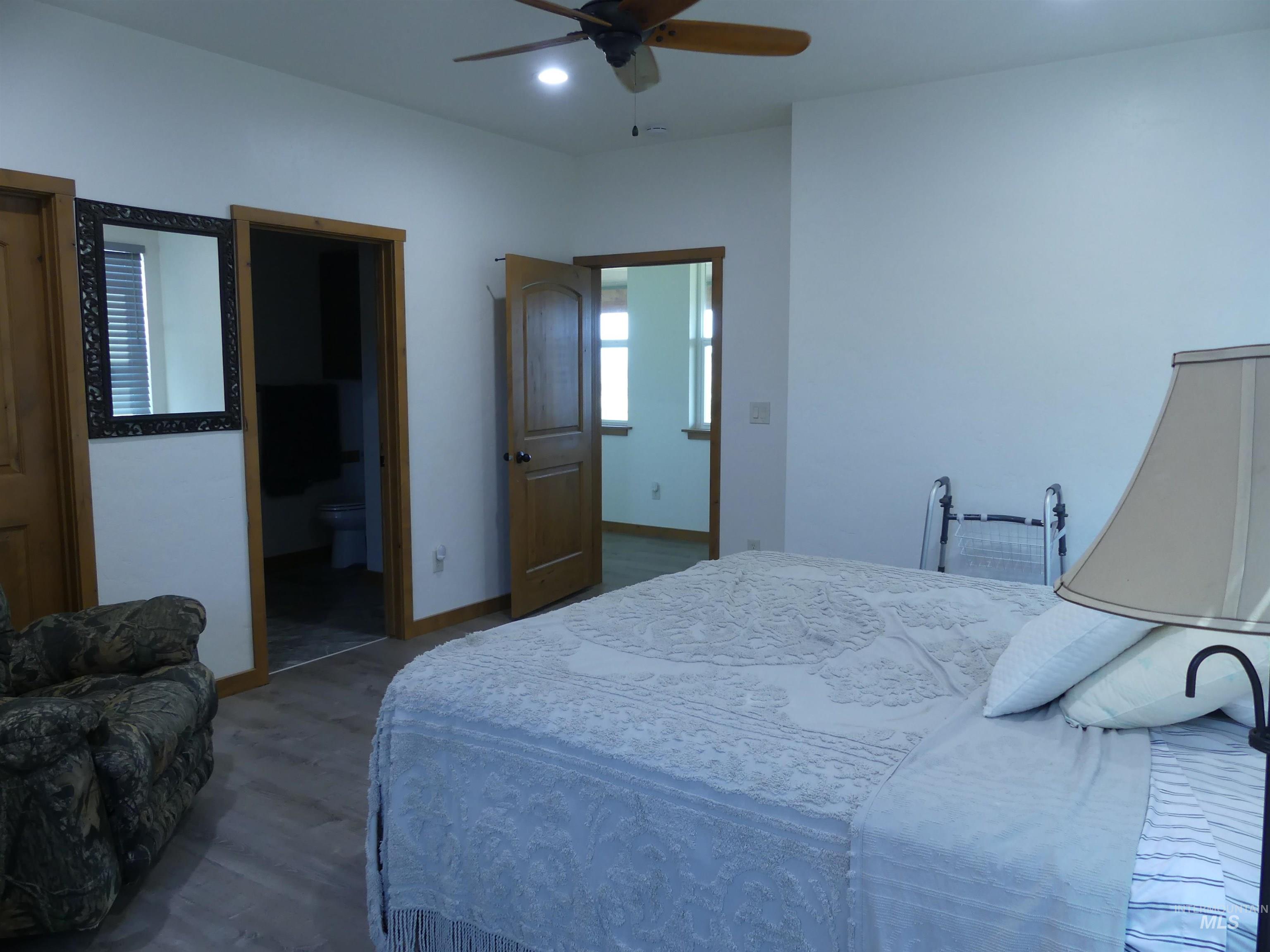 2193 Apple Lane, Mesa, Idaho 83643-5009, 2 Bedrooms, 2.5 Bathrooms, Farm & Ranch For Sale, Price $800,000, 98920964