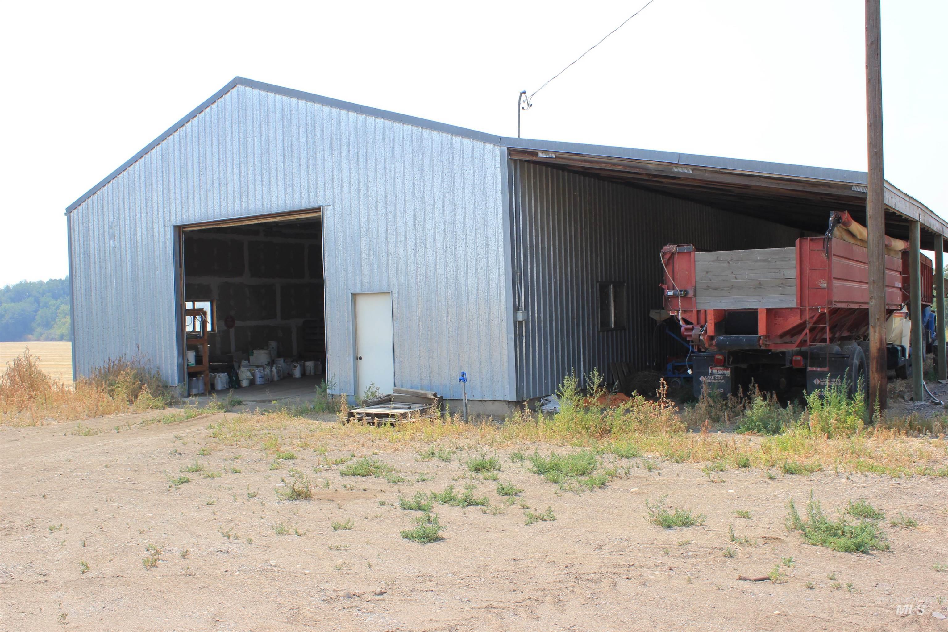 690 & 698 Hale Rd, Weiser, Idaho 83672, 4 Bedrooms, 1 Bathroom, Farm & Ranch For Sale, Price $1,600,000,MLS 98921016