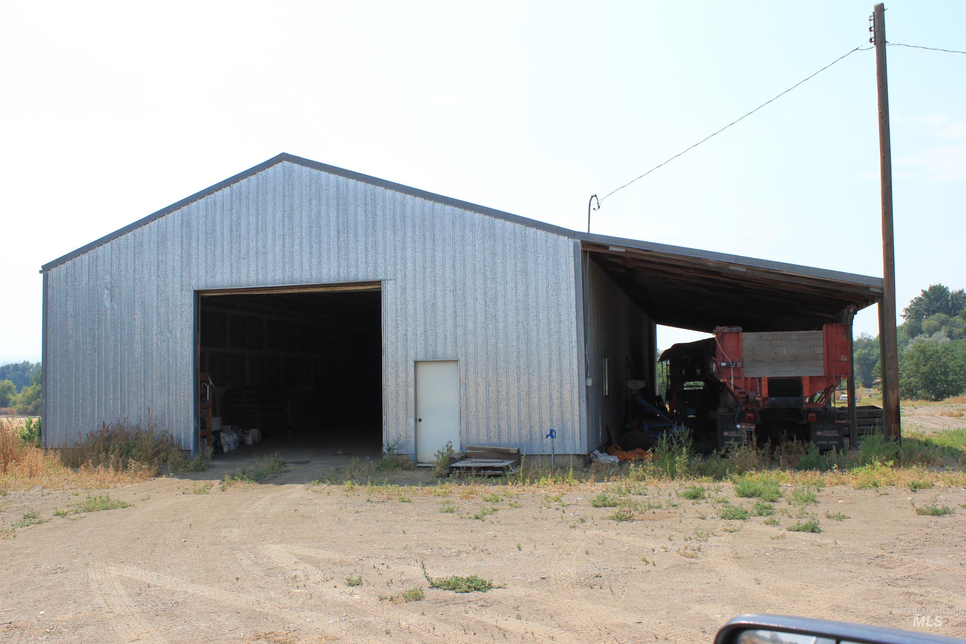 690 & 698 Hale Rd, Weiser, Idaho 83672, 4 Bedrooms, 1 Bathroom, Farm & Ranch For Sale, Price $1,600,000, 98921016