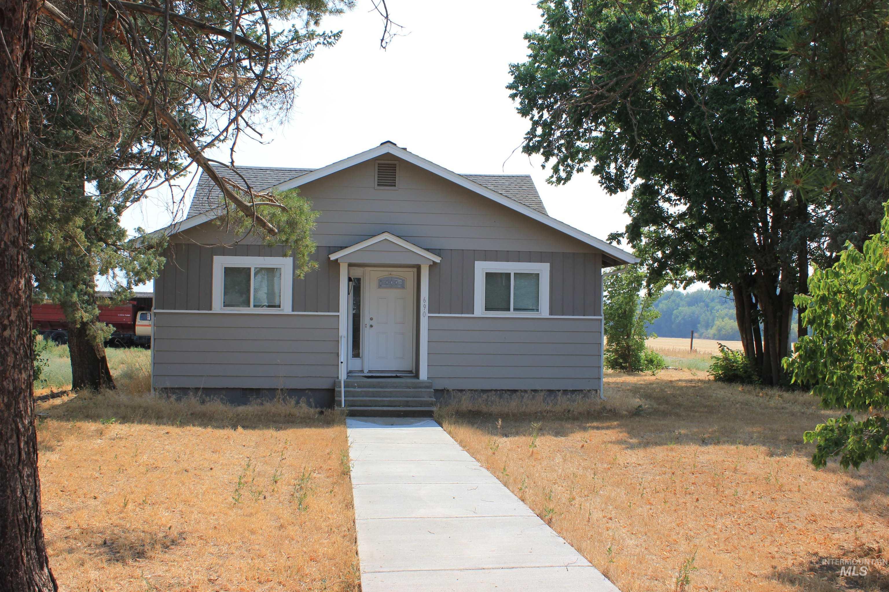 690 & 698 Hale Rd, Weiser, Idaho 83672, 4 Bedrooms, 1 Bathroom, Farm & Ranch For Sale, Price $1,600,000, 98921016