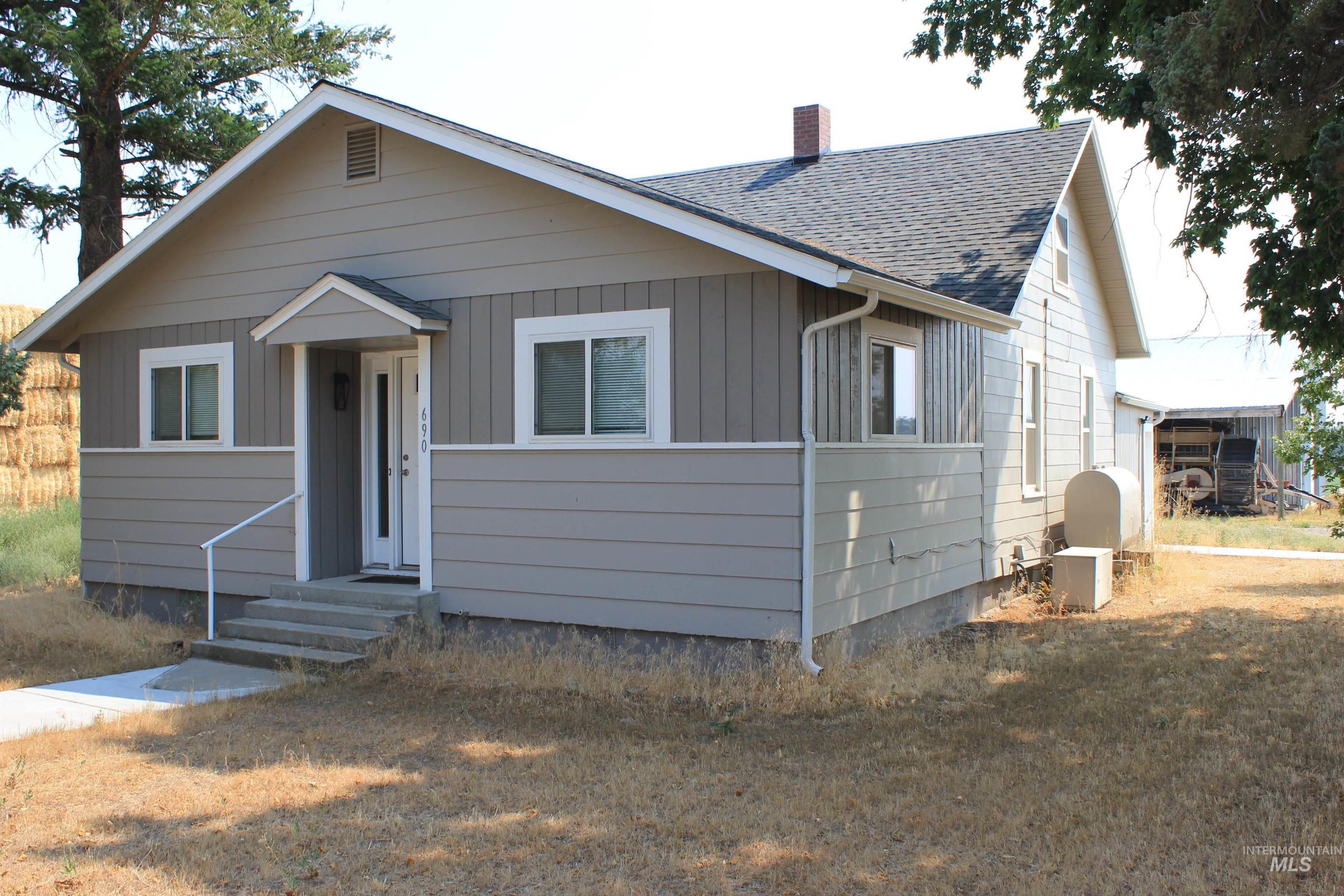 690 & 698 Hale Rd, Weiser, Idaho 83672, 4 Bedrooms, 1 Bathroom, Farm & Ranch For Sale, Price $1,600,000, 98921016