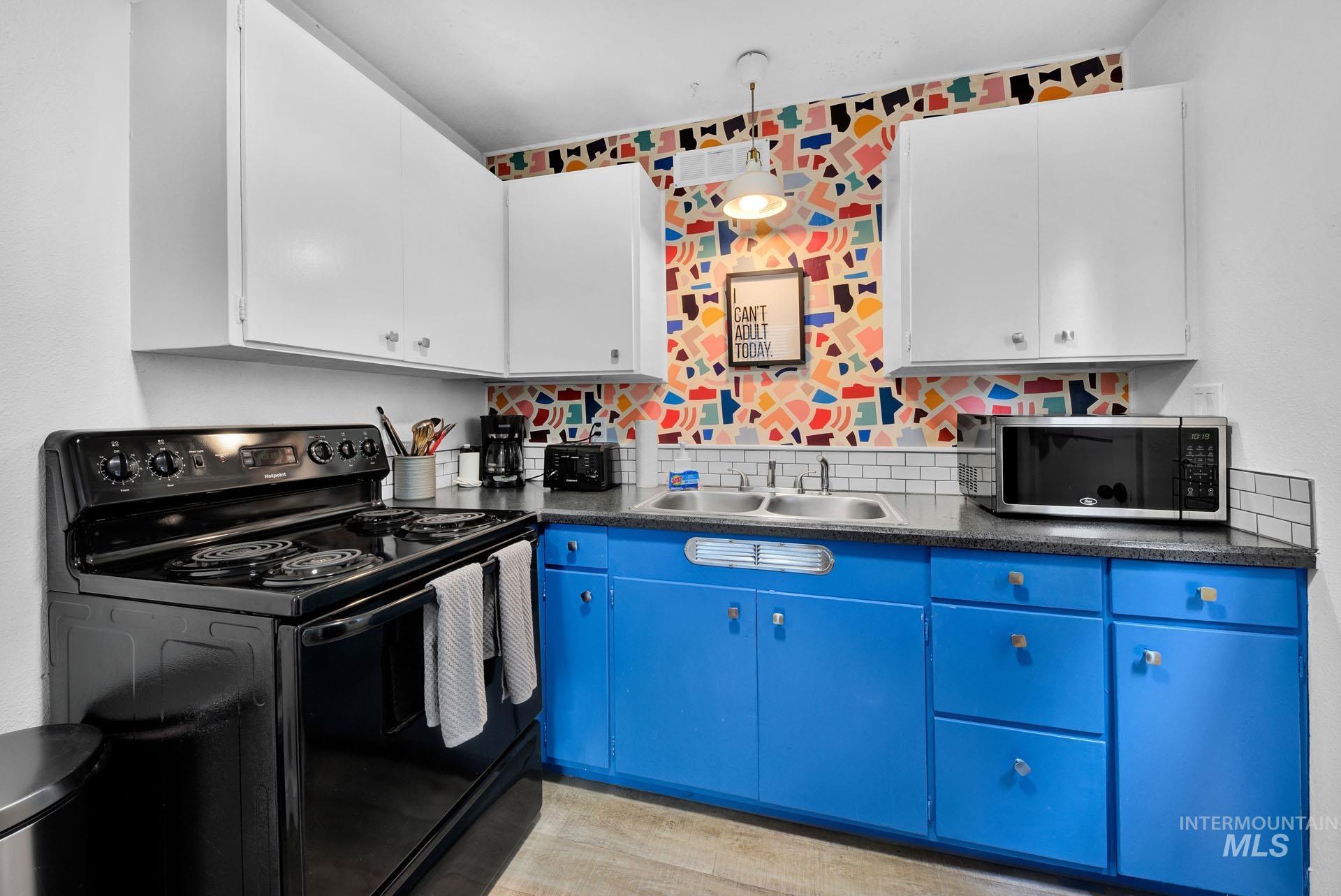 2104 N 18th Street, Boise, Idaho 83702, 1 Bedroom, 1 Bathroom, Residential Income For Sale, Price $1,315,000, 98921018