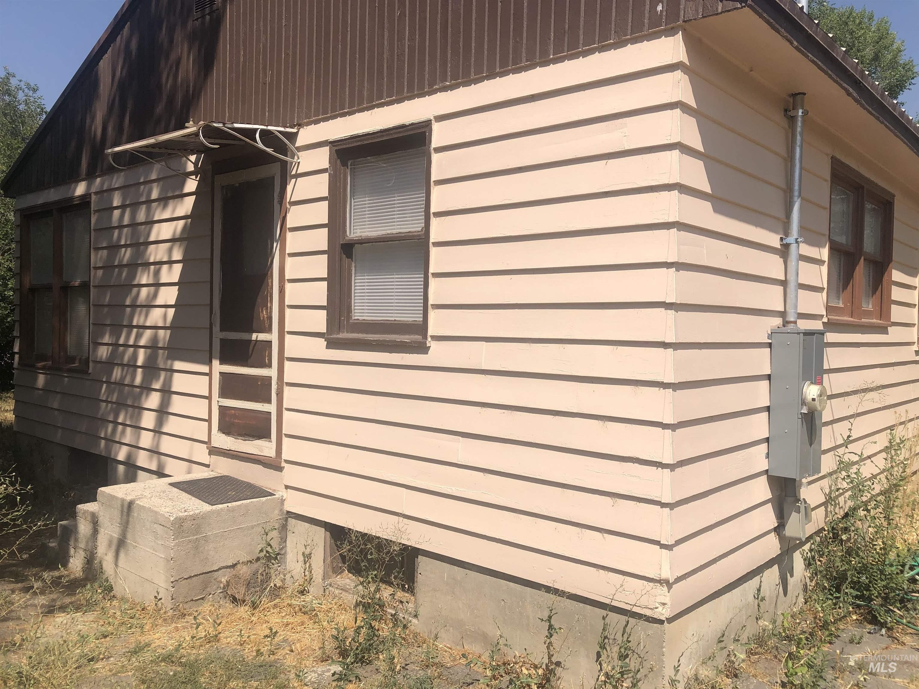 642 Wyoming St, Gooding, Idaho 83330, 3 Bedrooms, 1 Bathroom, Residential For Sale, Price $199,900,MLS 98921145