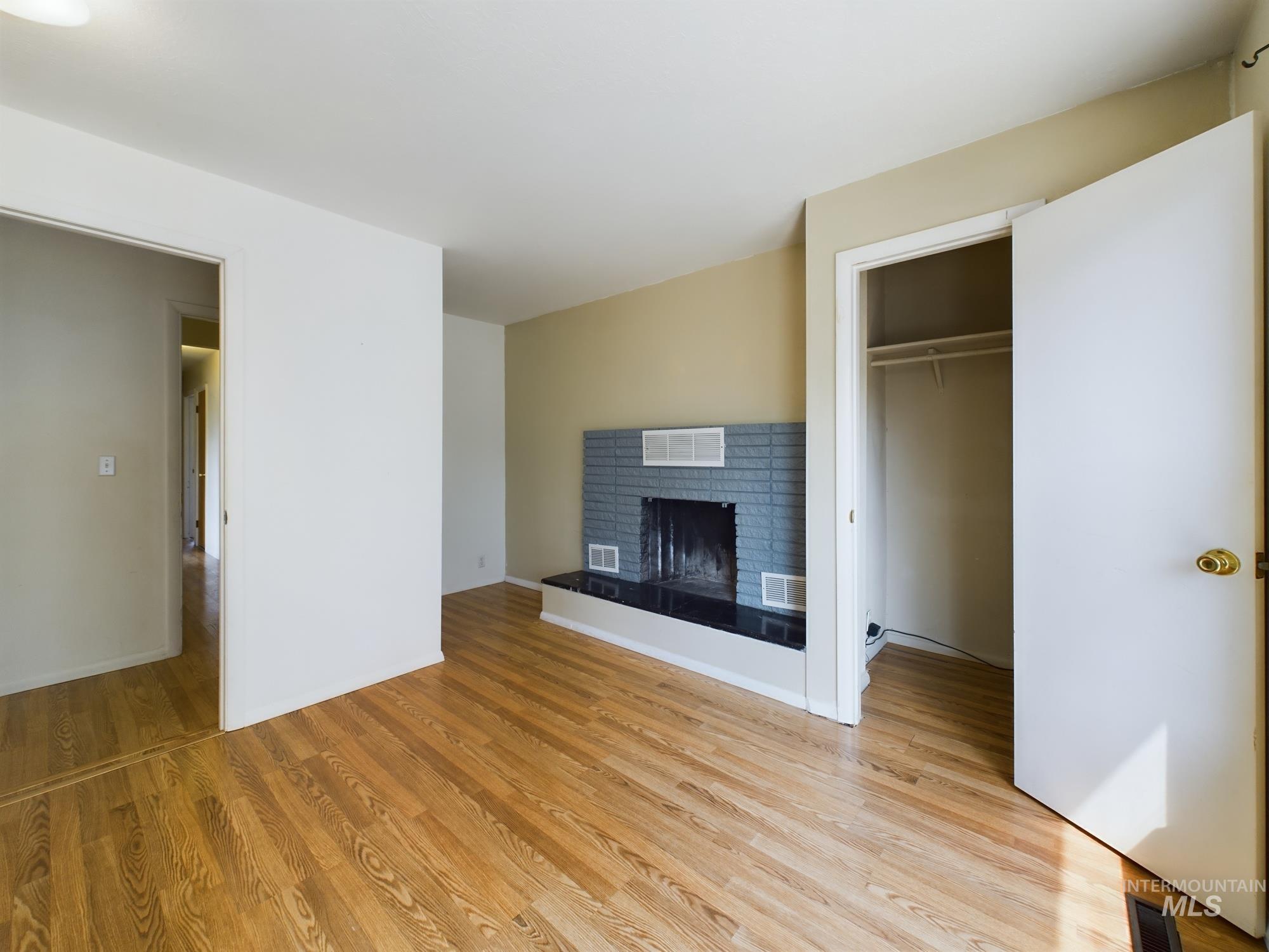 1416 E Ash St, Caldwell, Idaho 83605, 3 Bedrooms, 2 Bathrooms, Residential Income For Sale, Price $340,000, 98921196