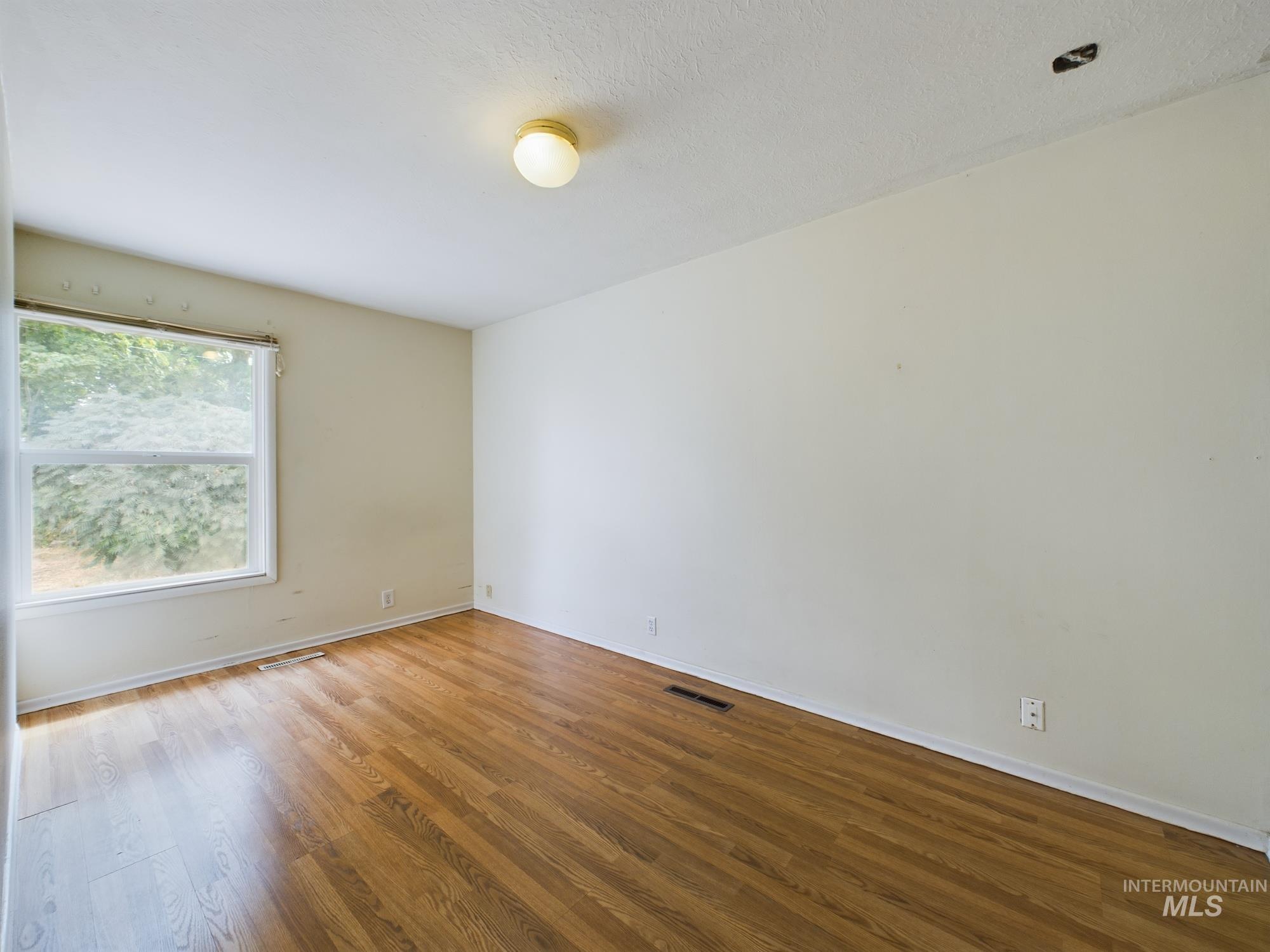 1416 E Ash St, Caldwell, Idaho 83605, 3 Bedrooms, 2 Bathrooms, Residential Income For Sale, Price $340,000, 98921196