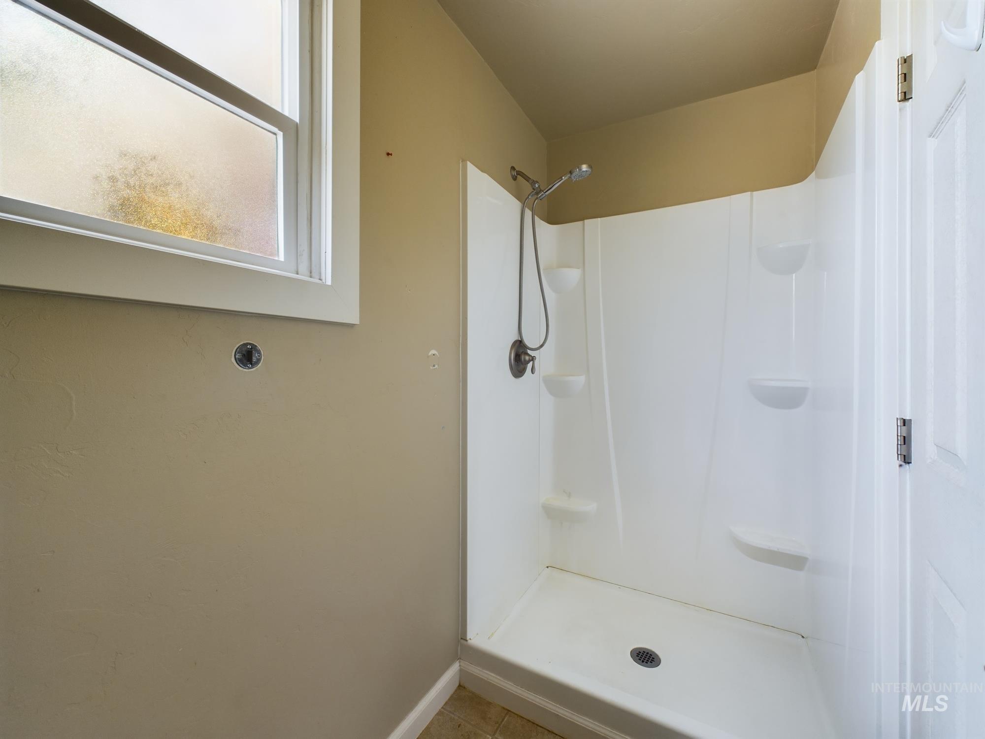 1416 E Ash St, Caldwell, Idaho 83605, 3 Bedrooms, 2 Bathrooms, Residential Income For Sale, Price $340,000, 98921196