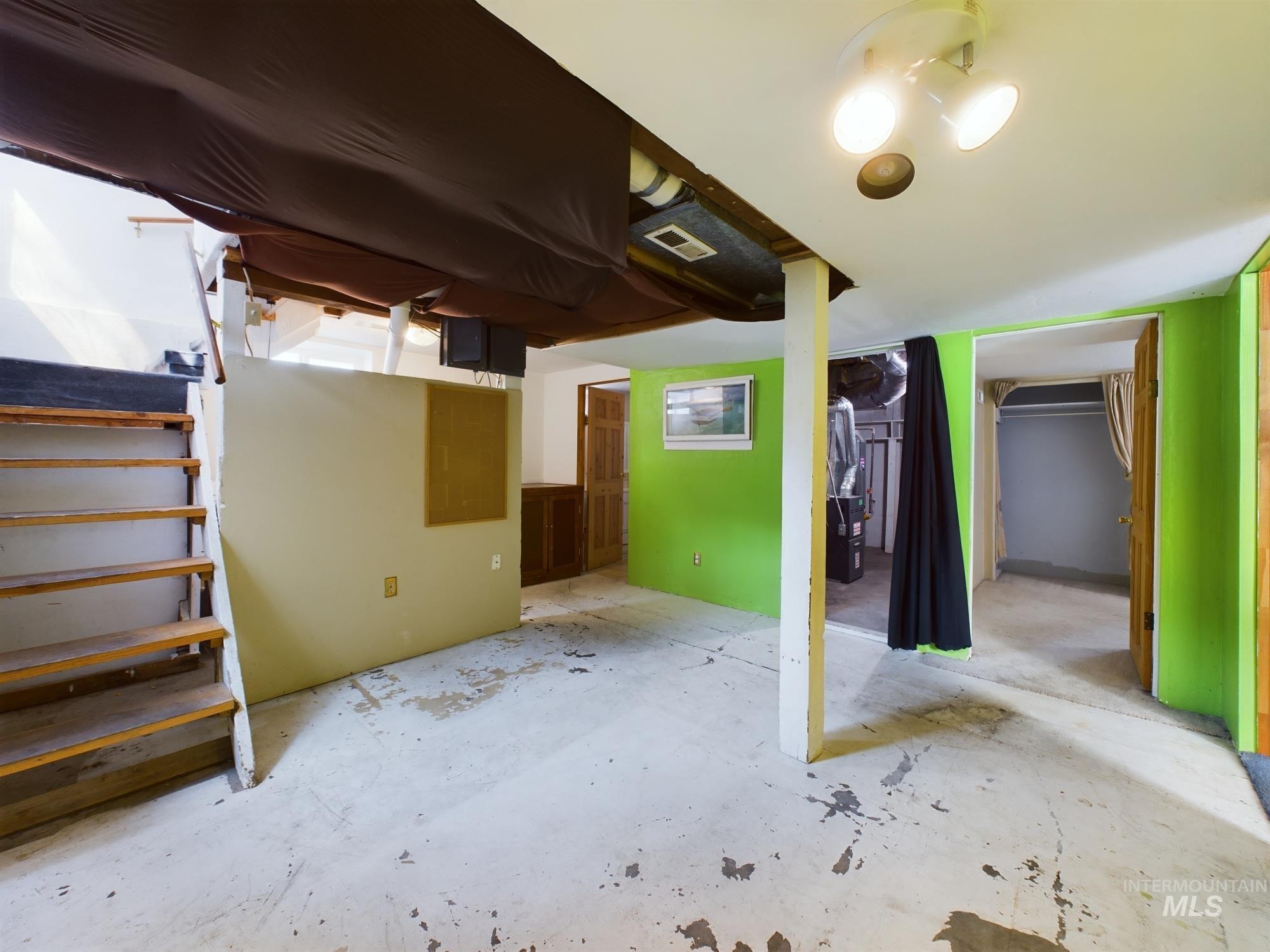 2104 College Ave, Caldwell, Idaho 83605, 4 Bedrooms, 2 Bathrooms, Residential Income For Sale, Price $340,000,MLS 98921198