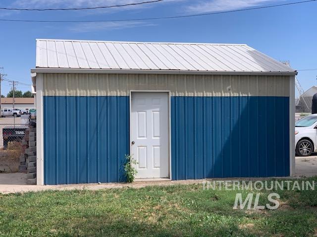 405 E Ellis Street, Paul, Idaho 83347, 5 Bedrooms, 2 Rooms, Business/Commercial For Sale, Price $299,000, 98921436