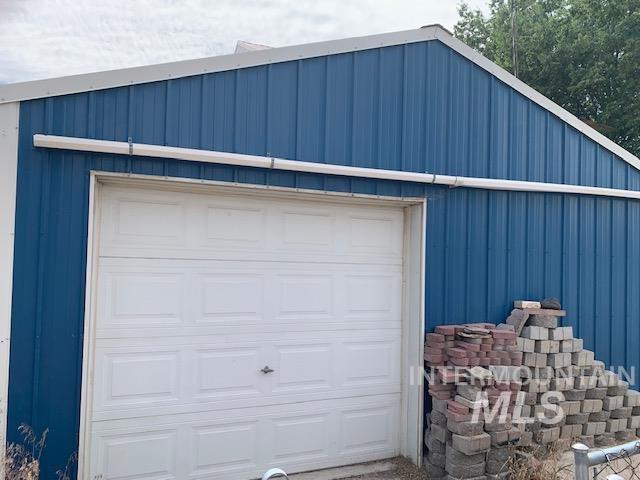 405 E Ellis Street, Paul, Idaho 83347, 5 Bedrooms, 2 Rooms, Business/Commercial For Sale, Price $299,000, 98921436