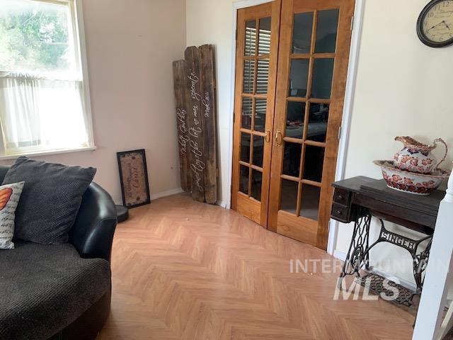 405 E Ellis Street, Paul, Idaho 83347, 5 Bedrooms, 2 Rooms, Business/Commercial For Sale, Price $299,000, 98921436