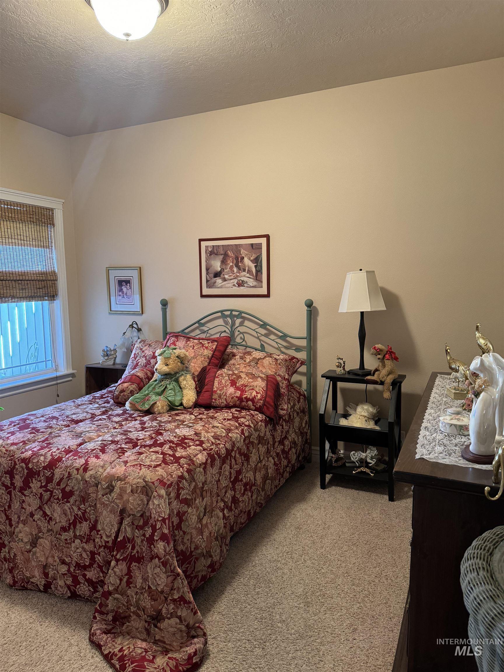 858 S Beaver Creek Way, Emmett, Idaho 83617, 3 Bedrooms, 2 Bathrooms, Residential For Sale, Price $359,500,MLS 98921536