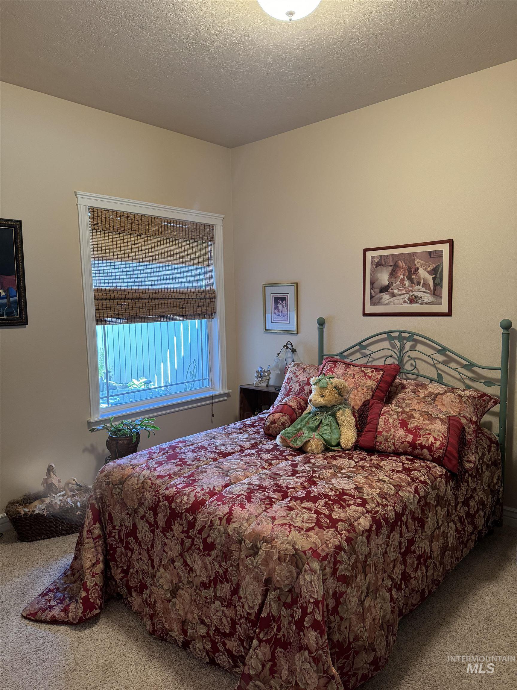 858 S Beaver Creek Way, Emmett, Idaho 83617, 3 Bedrooms, 2 Bathrooms, Residential For Sale, Price $359,500,MLS 98921536