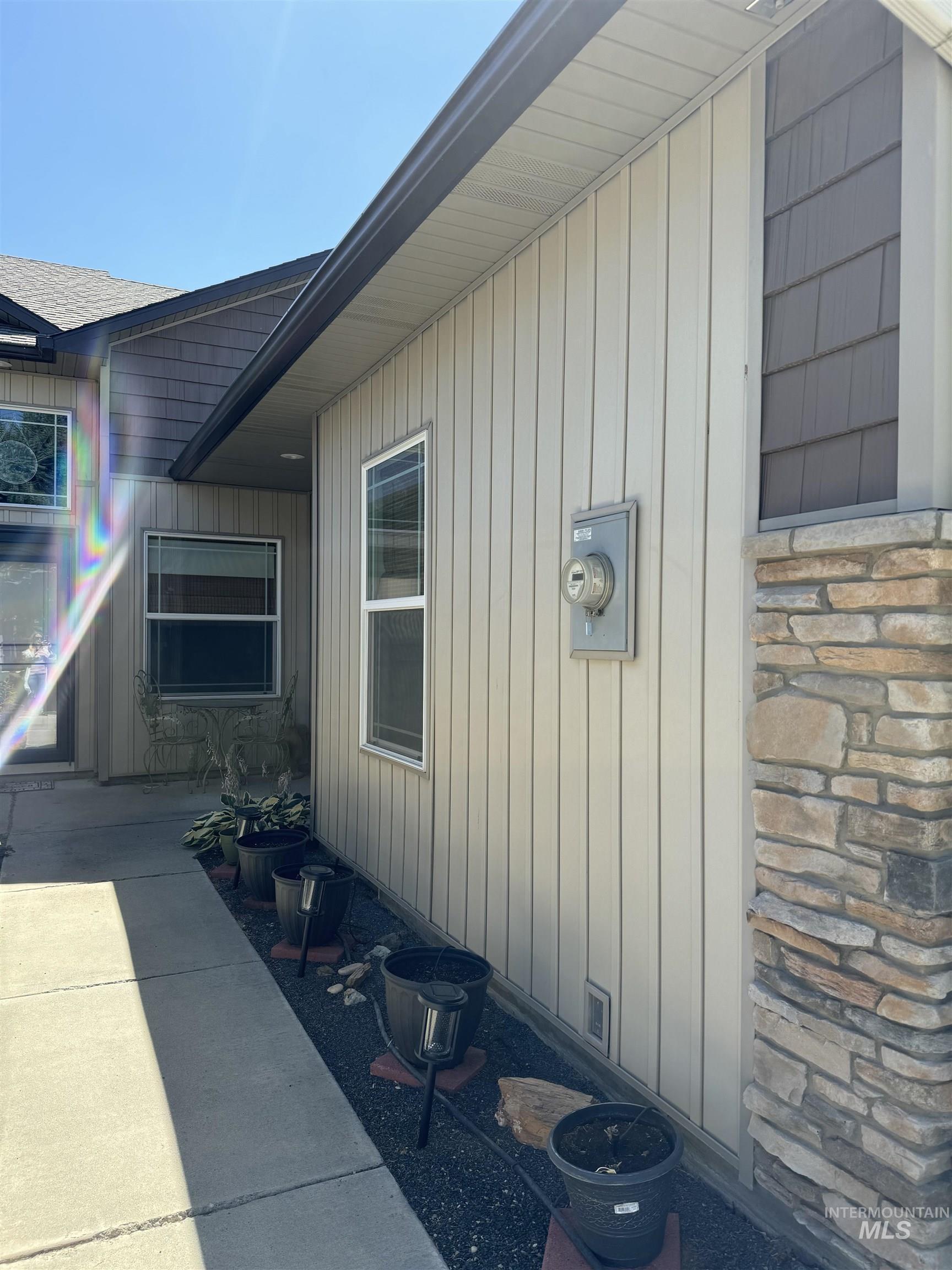 858 S Beaver Creek Way, Emmett, Idaho 83617, 3 Bedrooms, 2 Bathrooms, Residential For Sale, Price $359,500,MLS 98921536