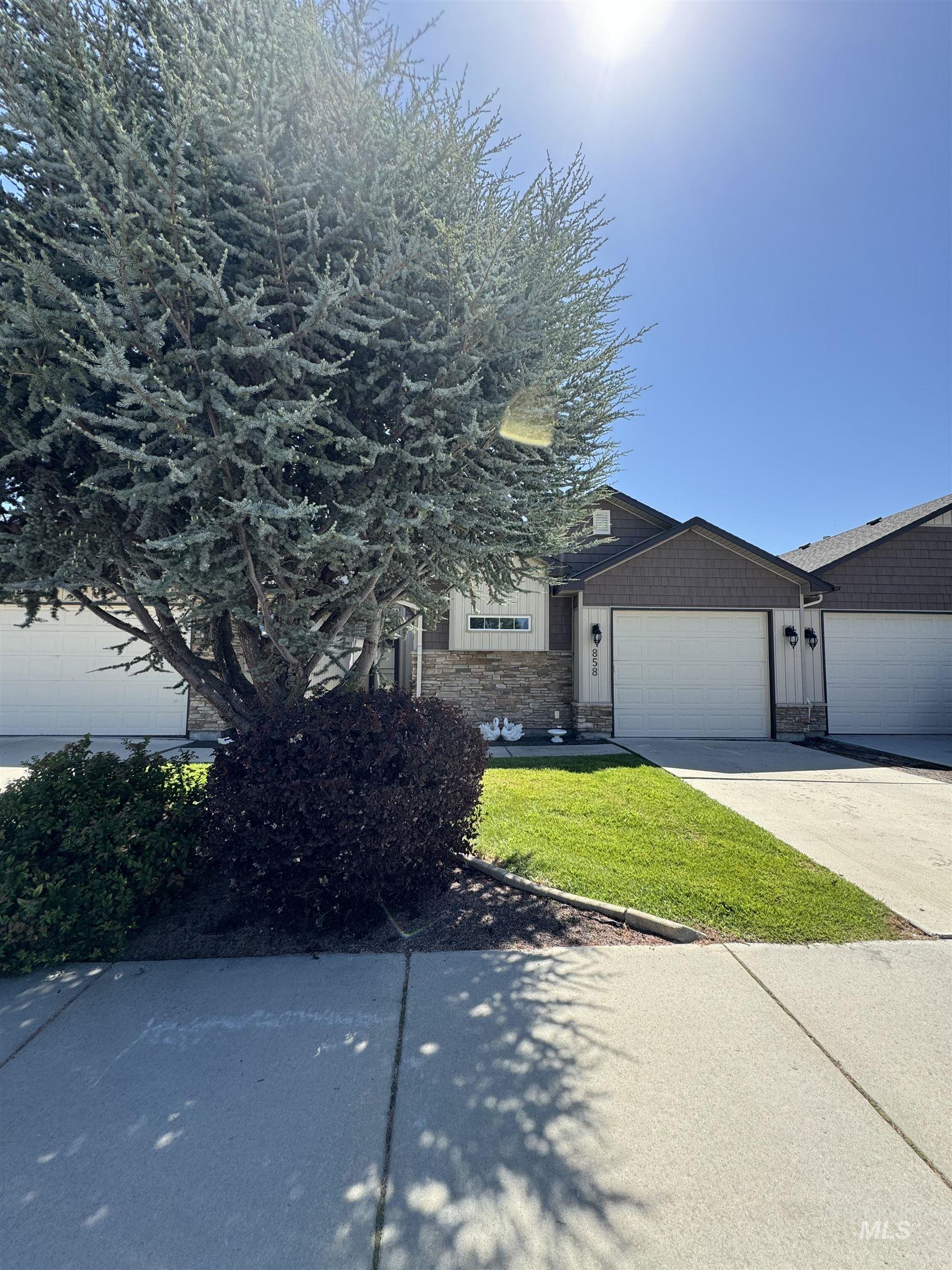 858 S Beaver Creek Way, Emmett, Idaho 83617, 3 Bedrooms, 2 Bathrooms, Residential For Sale, Price $359,500,MLS 98921536