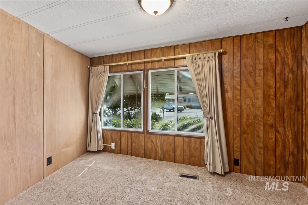 397 Silver City Dr., Boise, Idaho 83713, 3 Bedrooms, 2 Bathrooms, Residential For Sale, Price $174,900,MLS 98921580