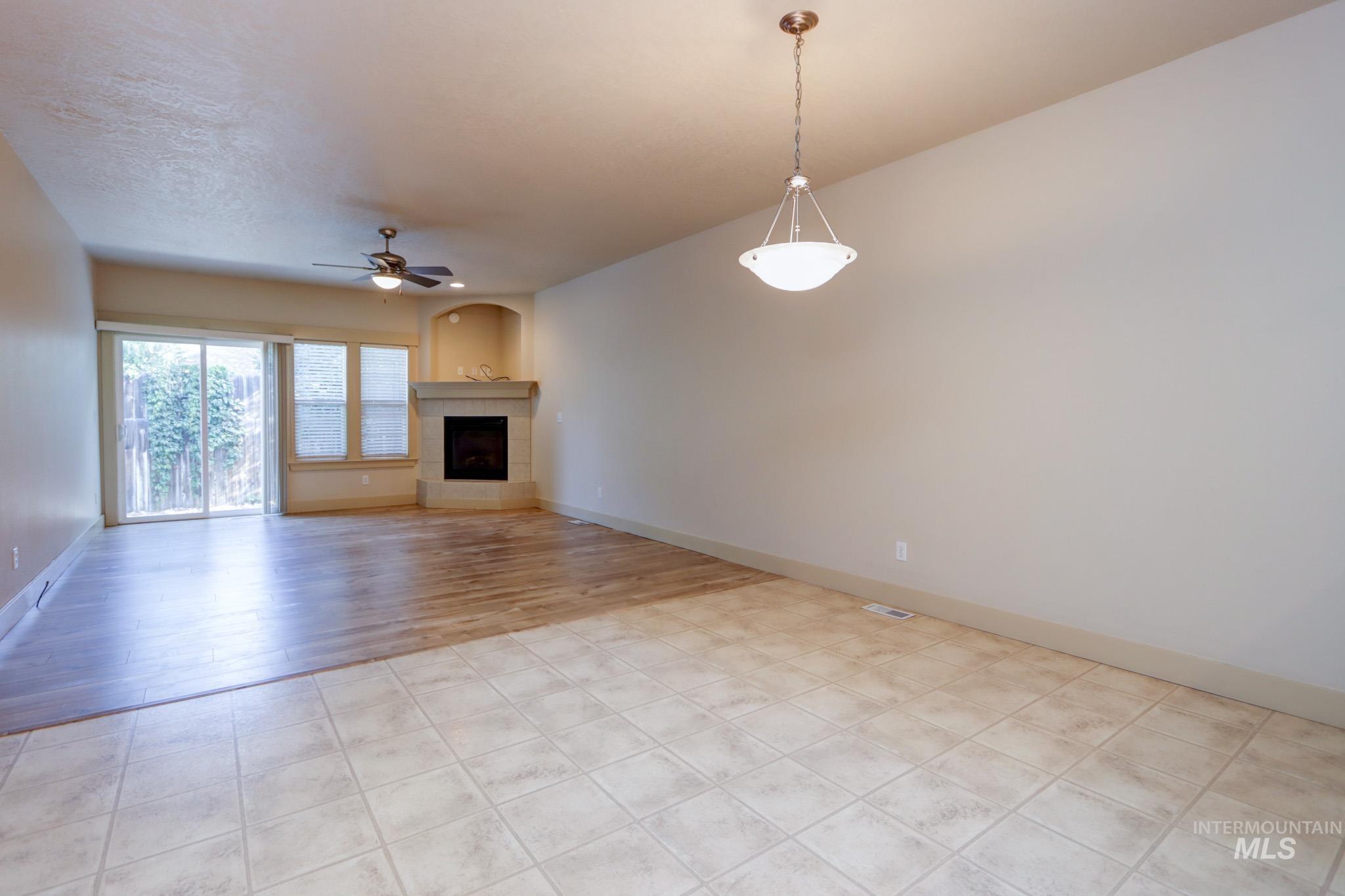 6514 W Battlement, Boise, Idaho 83646, 2 Bedrooms, 2 Bathrooms, Rental For Rent, Price $1,795, 98921754