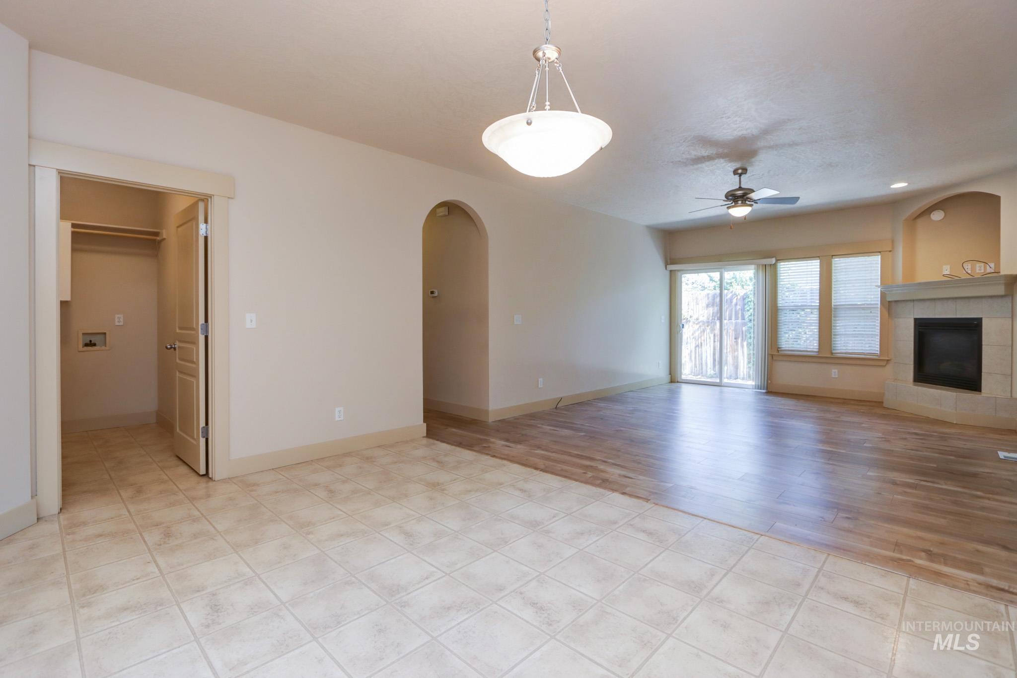 6514 W Battlement, Boise, Idaho 83646, 2 Bedrooms, 2 Bathrooms, Rental For Rent, Price $1,795, 98921754