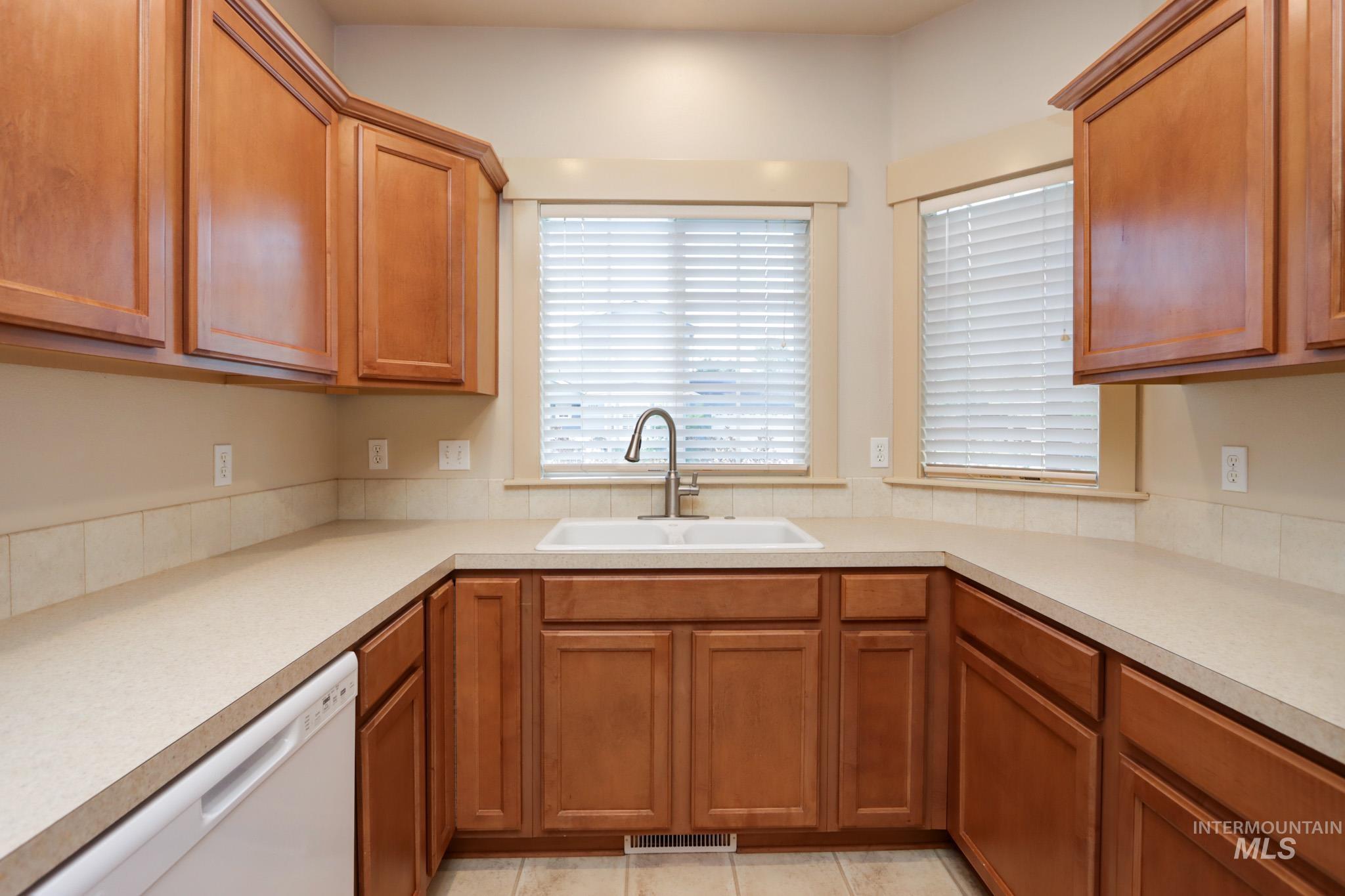 6514 W Battlement, Boise, Idaho 83646, 2 Bedrooms, 2 Bathrooms, Rental For Rent, Price $1,795, 98921754