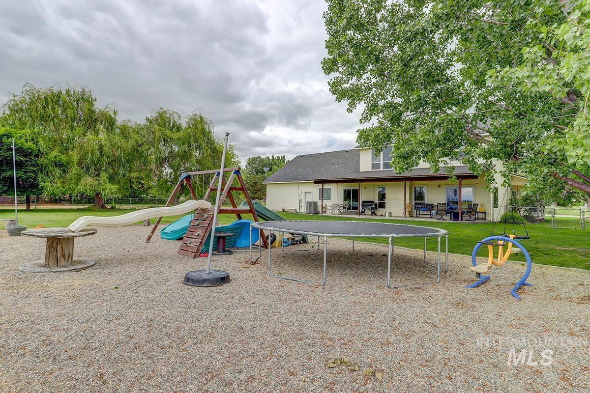 1501 Jordan Ln, Emmett, Idaho 83617-9413, 4 Bedrooms, 2.5 Bathrooms, Residential For Sale, Price $799,900,MLS 98921781