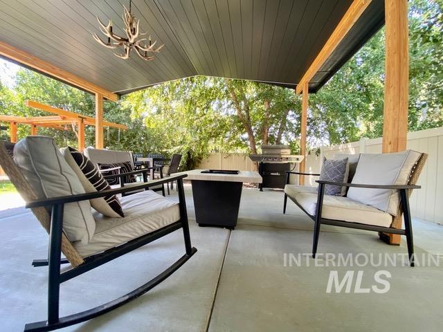 2567 N Chatterton Ave, Meridian, Idaho 83646, 5 Bedrooms, 2.5 Bathrooms, Residential For Sale, Price $914,999,MLS 98921838