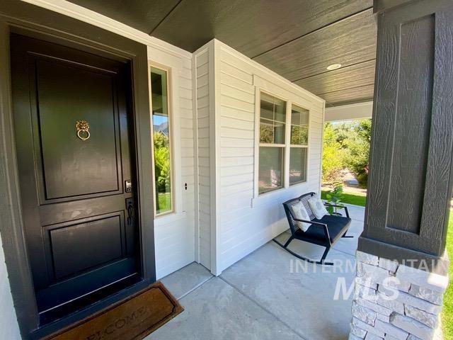 2567 N Chatterton Ave, Meridian, Idaho 83646, 5 Bedrooms, 2.5 Bathrooms, Residential For Sale, Price $914,999,MLS 98921838