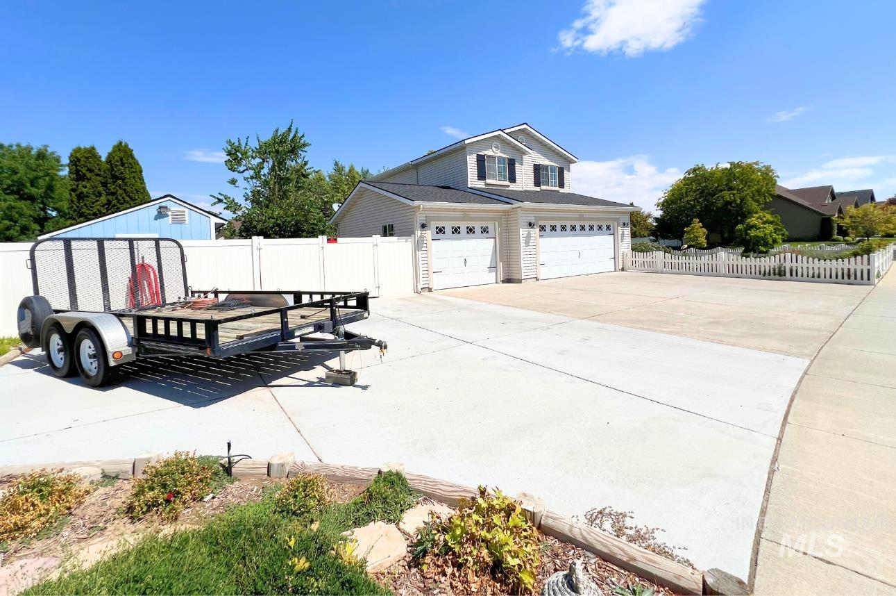 2591 Carriage Way, Twin Falls, Idaho 83301, 4 Bedrooms, 3.5 Bathrooms, Residential For Sale, Price $489,000,MLS 98921860