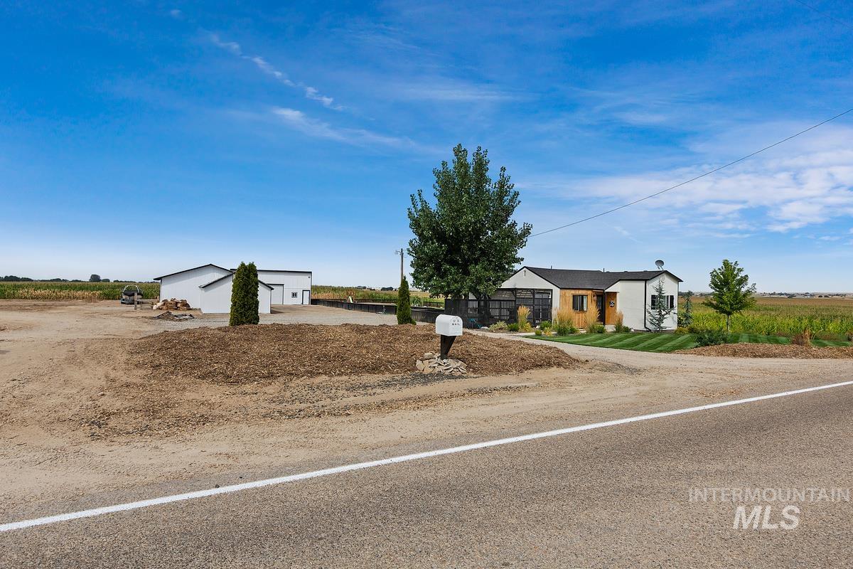 25597 Middleton Rd., Middleton, Idaho 83644, 3 Bedrooms, 2.5 Bathrooms, Residential For Sale, Price $625,000,MLS 98921874