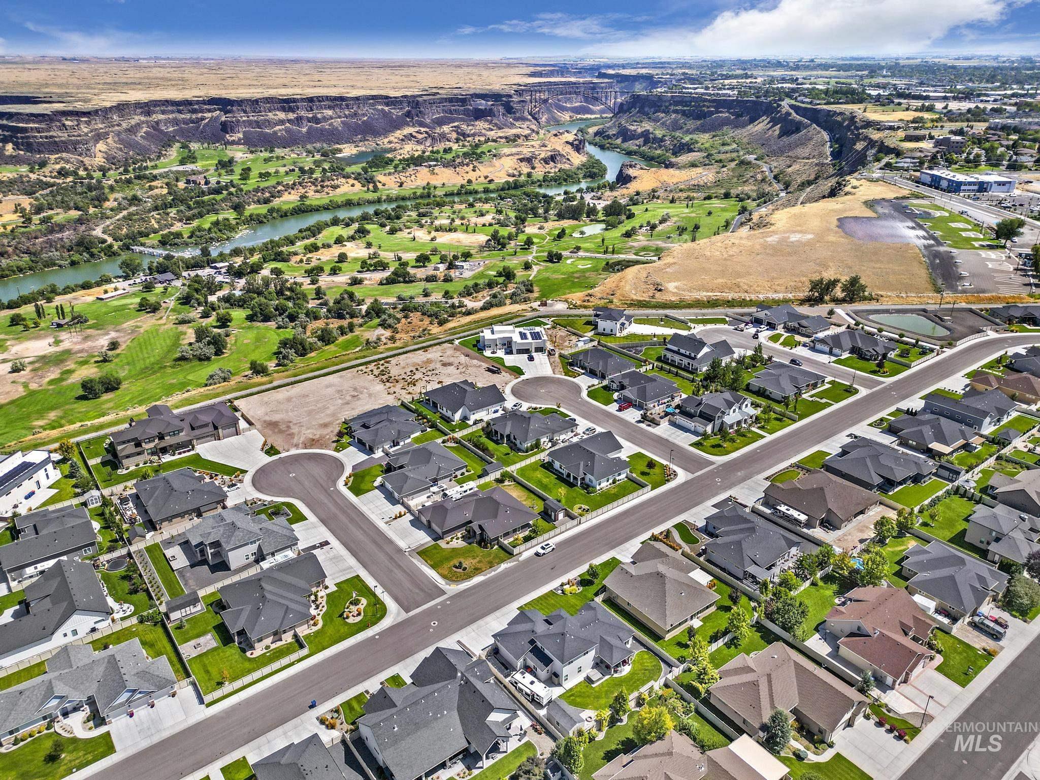 2271 Settlers Ridge Trail, Twin Falls, Idaho 83301, 5 Bedrooms, 3 Bathrooms, Residential For Sale, Price $699,900,MLS 98921904