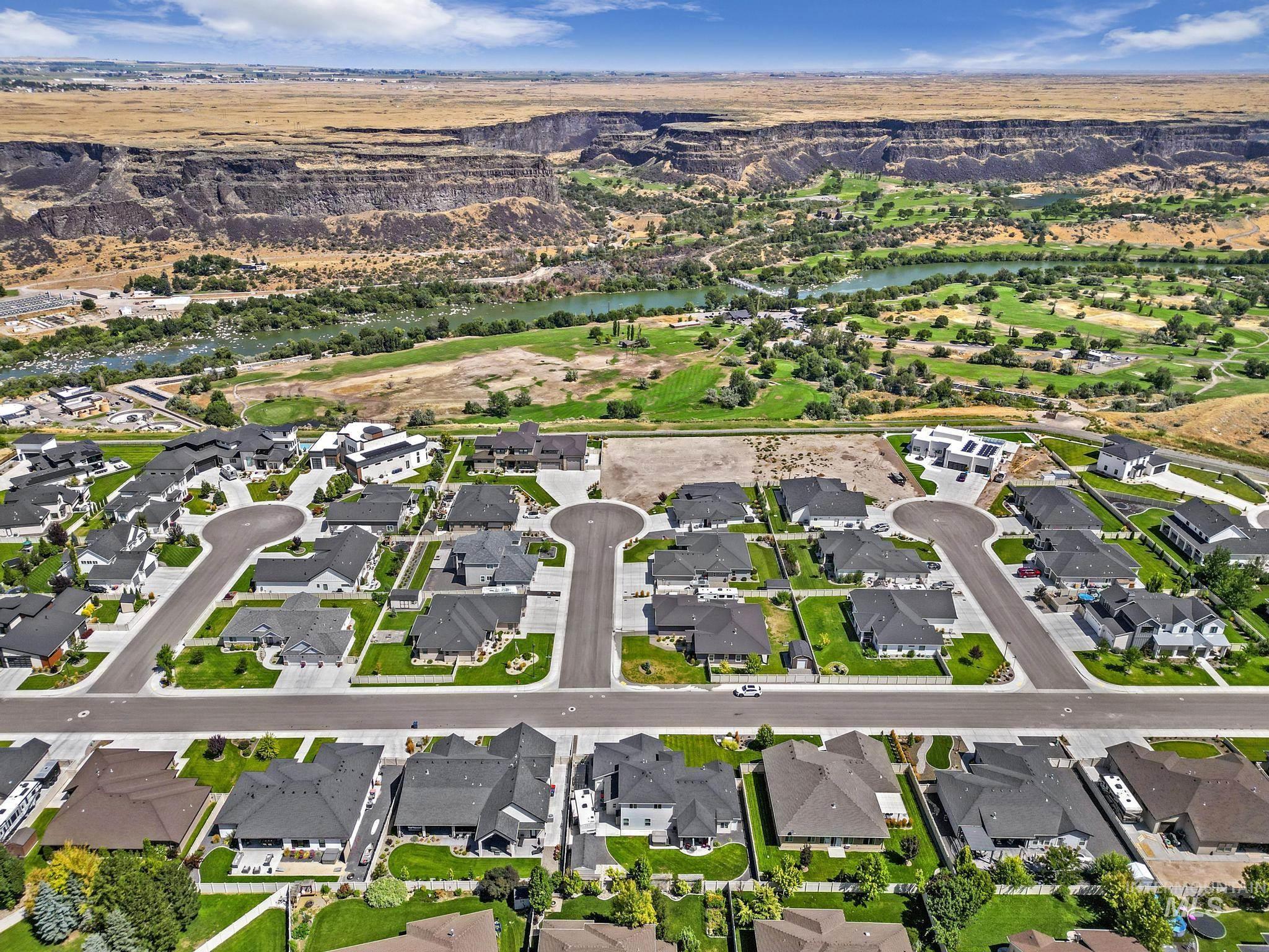 2271 Settlers Ridge Trail, Twin Falls, Idaho 83301, 5 Bedrooms, 3 Bathrooms, Residential For Sale, Price $699,900,MLS 98921904
