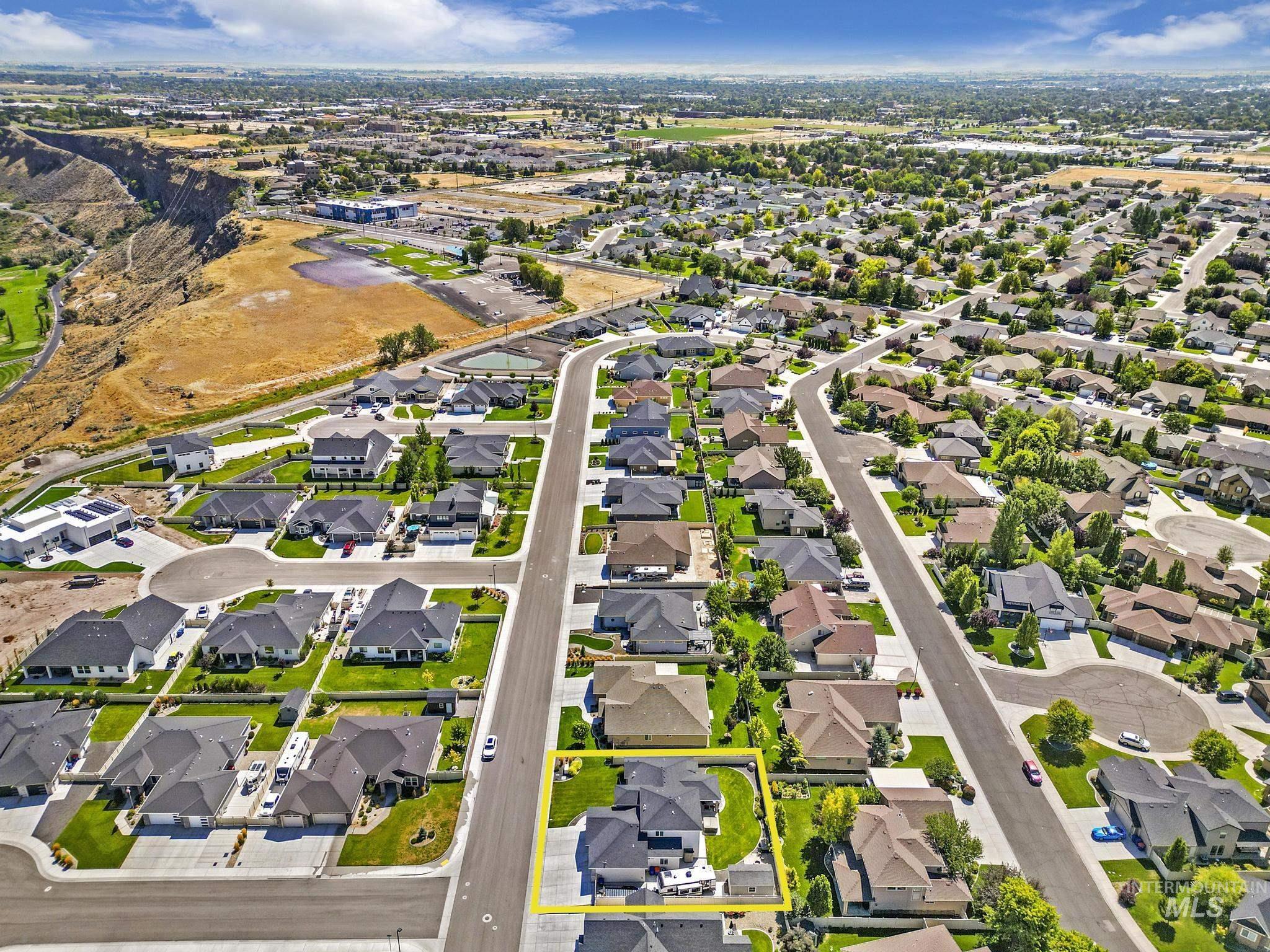 2271 Settlers Ridge Trail, Twin Falls, Idaho 83301, 5 Bedrooms, 3 Bathrooms, Residential For Sale, Price $699,900,MLS 98921904