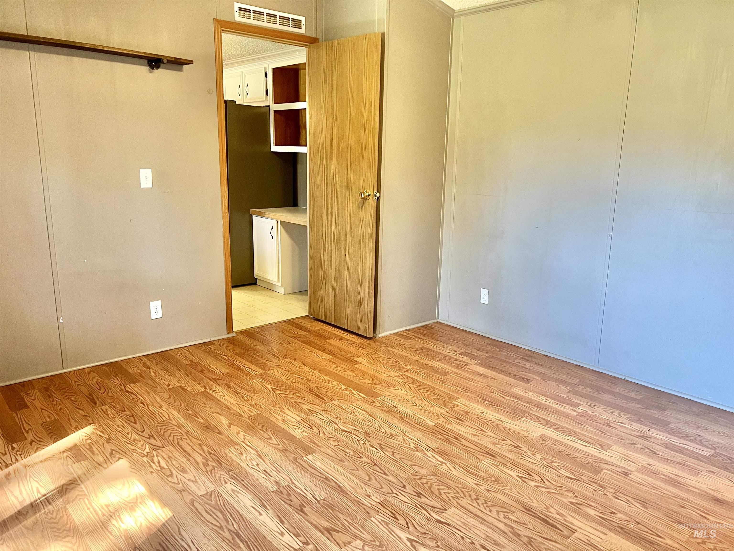 609 N Almon, Moscow, Idaho 83843, 2 Bedrooms, 2 Bathrooms, Residential For Sale, Price $58,000, 98921913