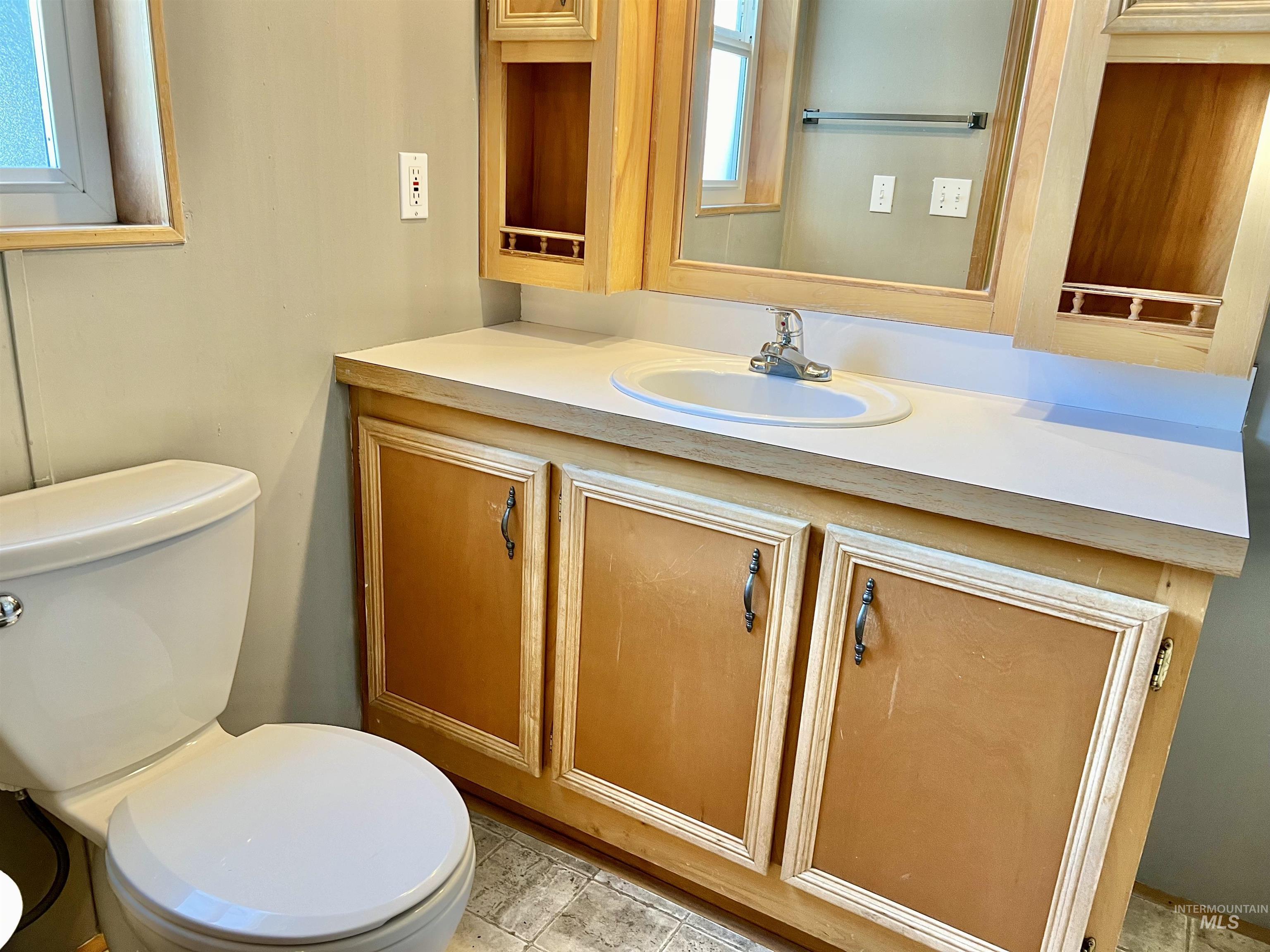 609 N Almon, Moscow, Idaho 83843, 2 Bedrooms, 2 Bathrooms, Residential For Sale, Price $58,000, 98921913