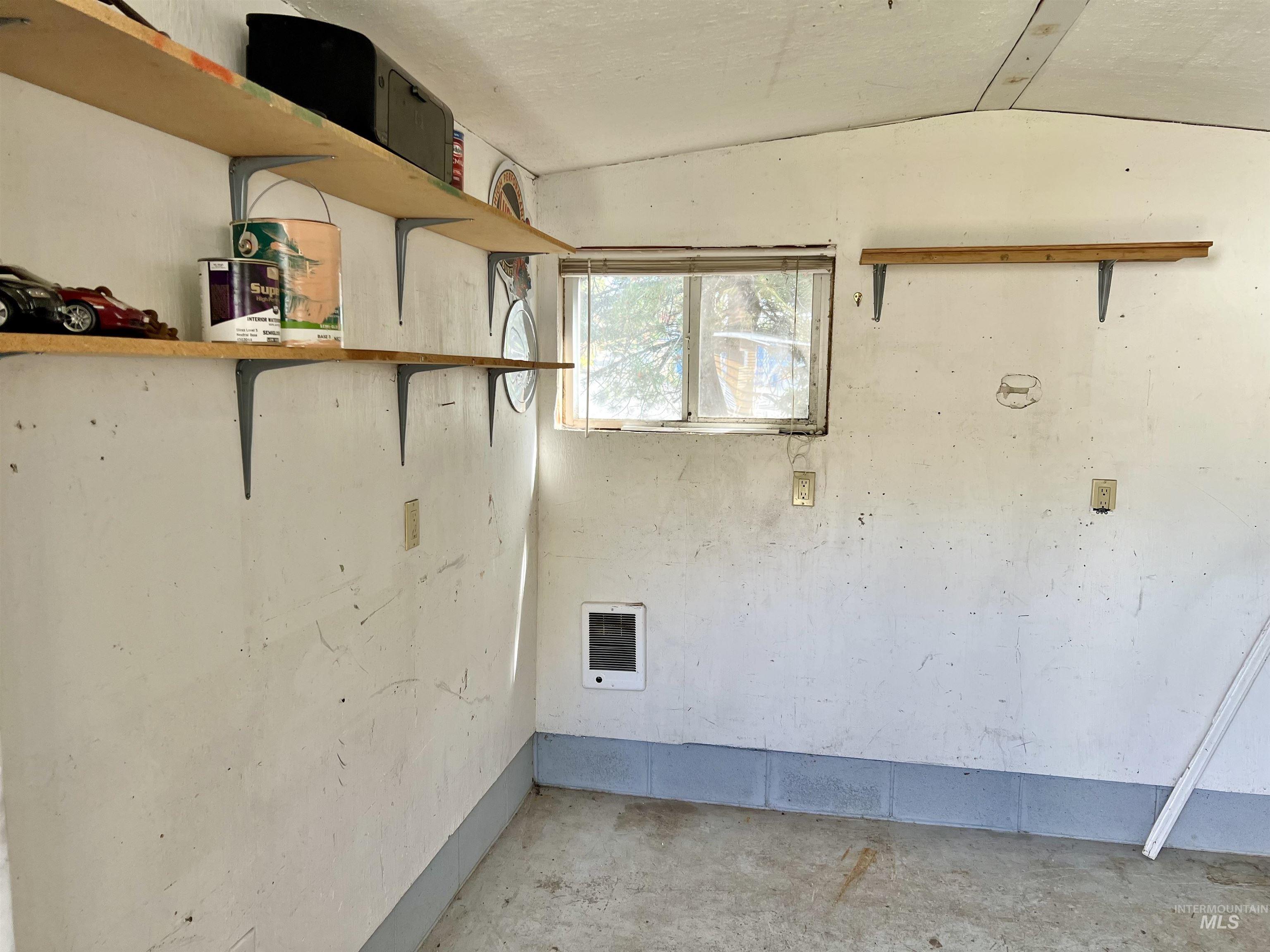 609 N Almon, Moscow, Idaho 83843, 2 Bedrooms, 2 Bathrooms, Residential For Sale, Price $58,000, 98921913