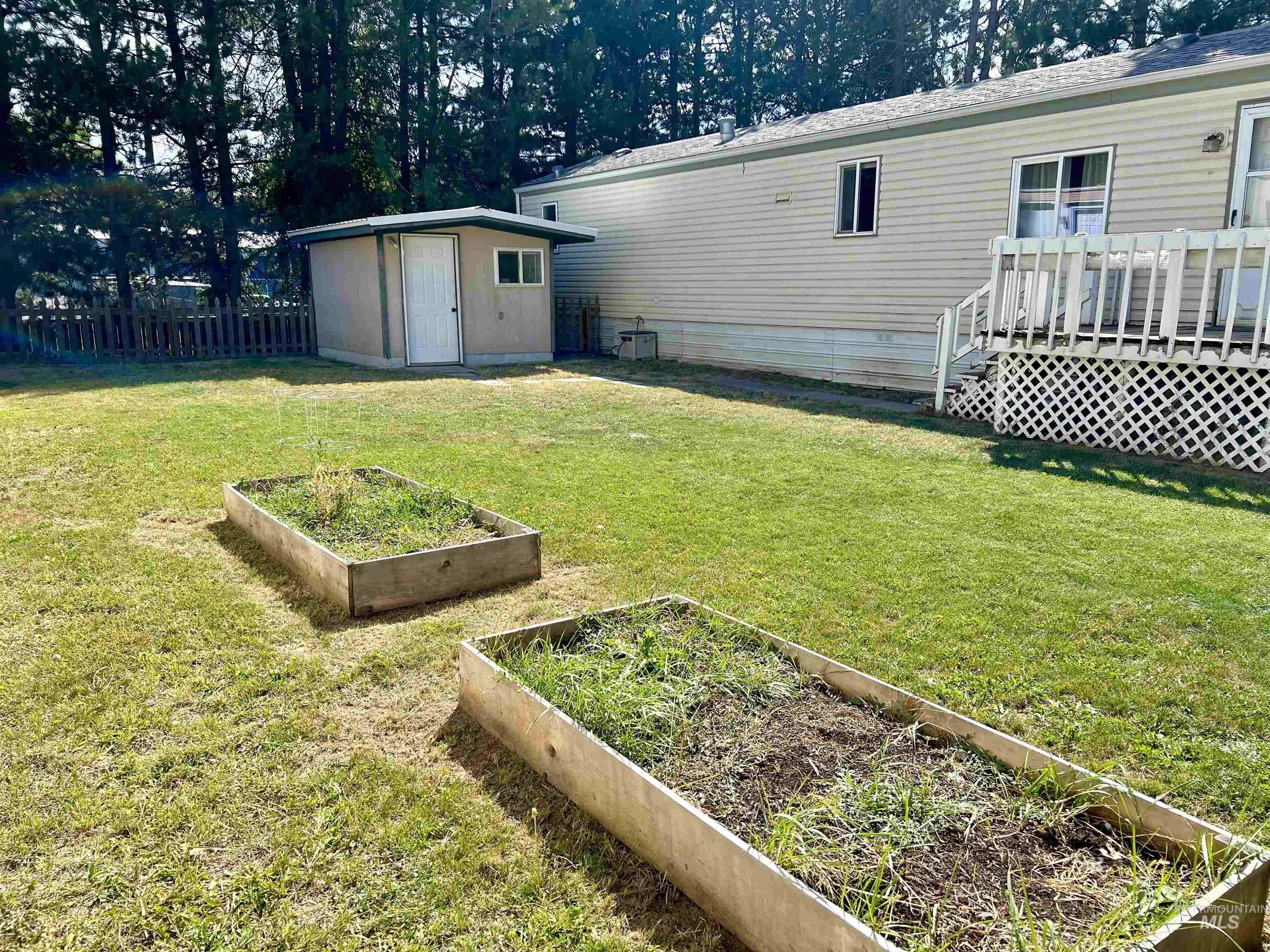 609 N Almon, Moscow, Idaho 83843, 2 Bedrooms, 2 Bathrooms, Residential For Sale, Price $58,000, 98921913