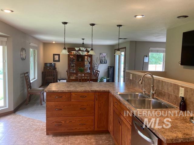 5608 Hwy 201, Ontario, Oregon 97914, 4 Bedrooms, 2 Bathrooms, Residential For Sale, Price $839,000,MLS 98921926